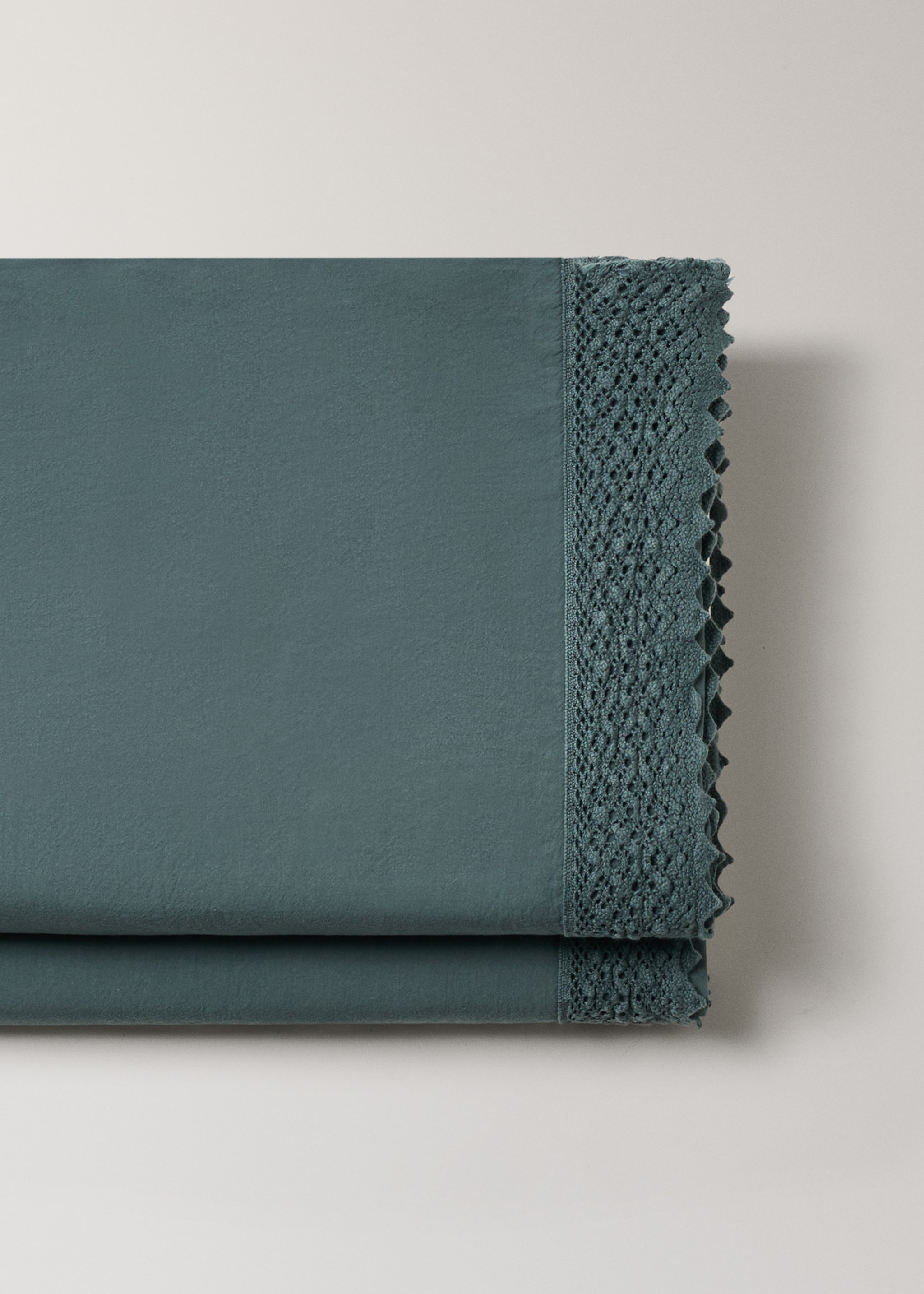 Drap plat percale de coton lavé dentelle lit 180/200 cm - Détail de l'article 2, Bleu encre. Ref: 17031598-00.