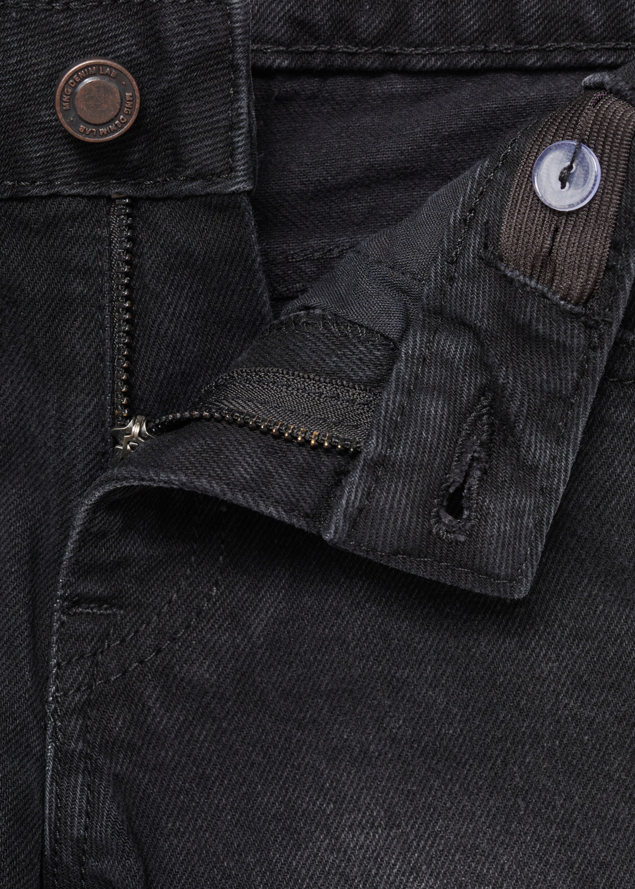 Jeans diritti bordo inferiore con risvolto - Dettaglio dell'articolo 8