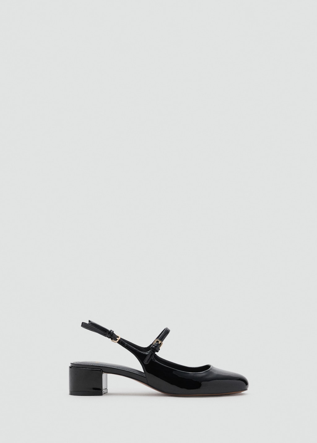 Patent leather block-heel shoes