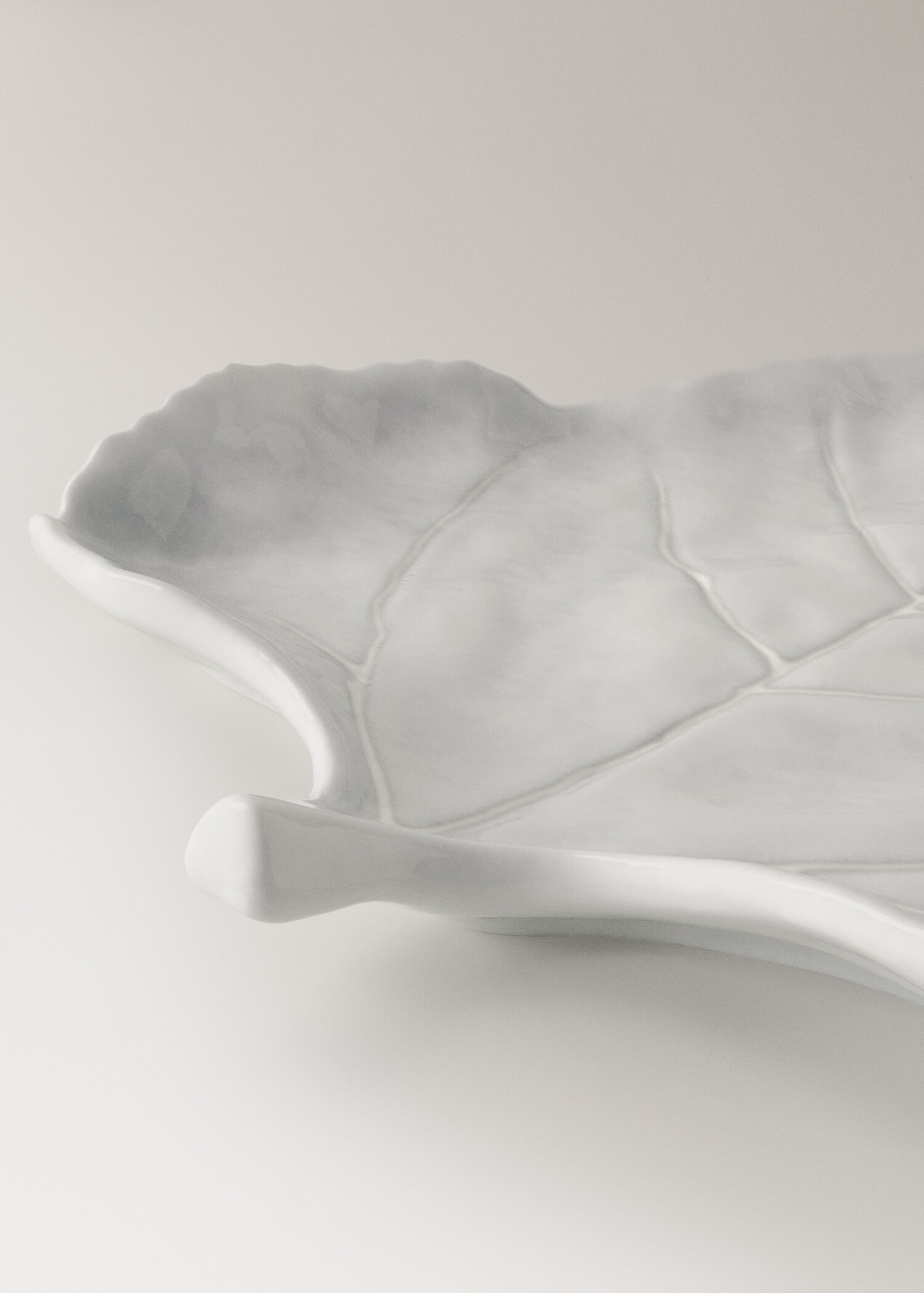 Earthenware fountain large leaf design - Details of the article 2