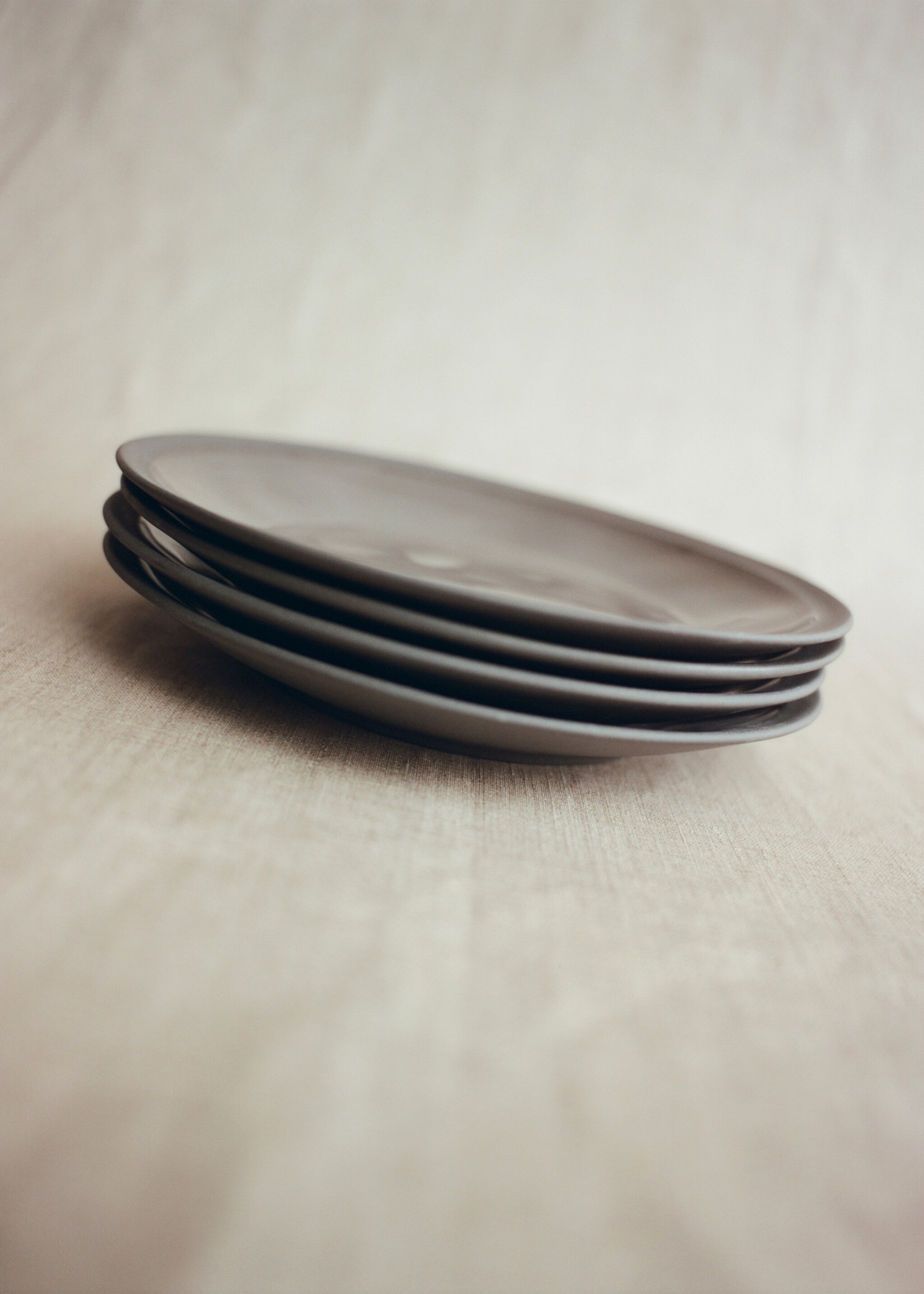 Recycled stoneware dessert plate - Details of the article 6, Medium Brown. Ref: 17032036-00.