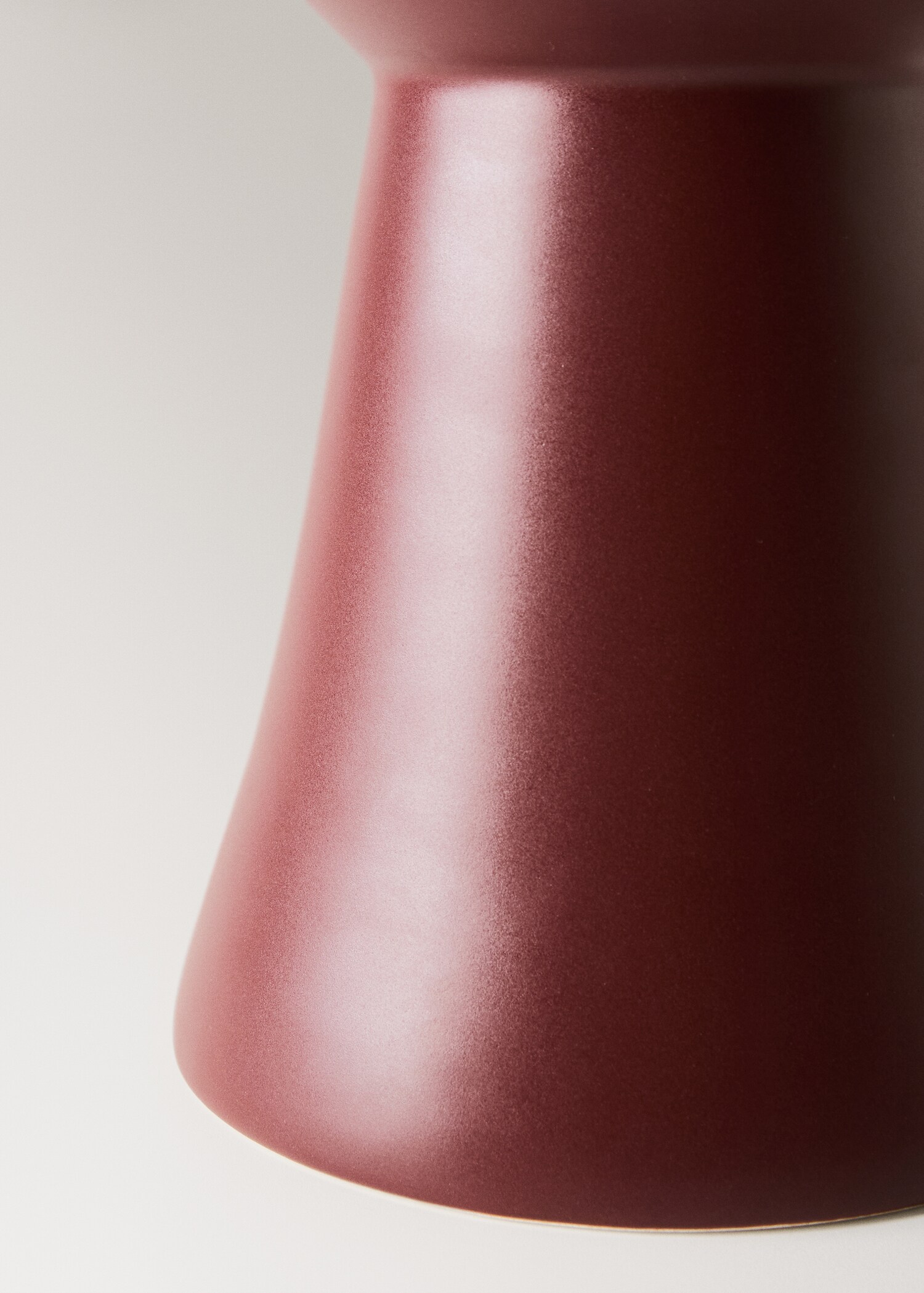 Earthenware vase - Details of the article 2