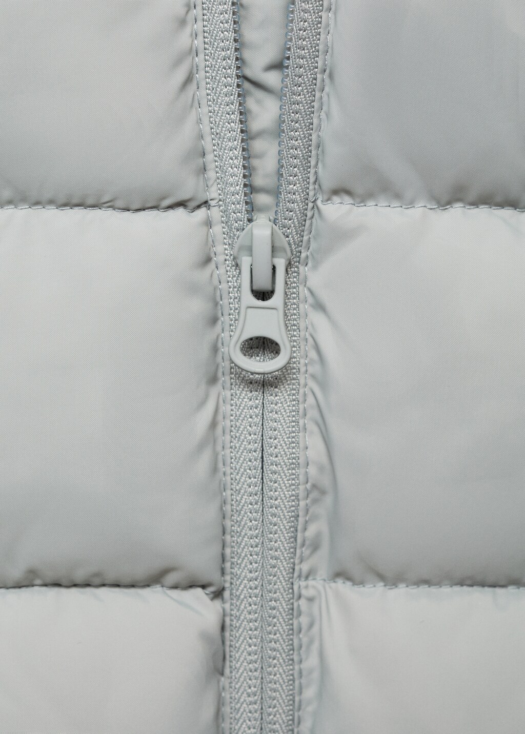 Quilted vest with hood