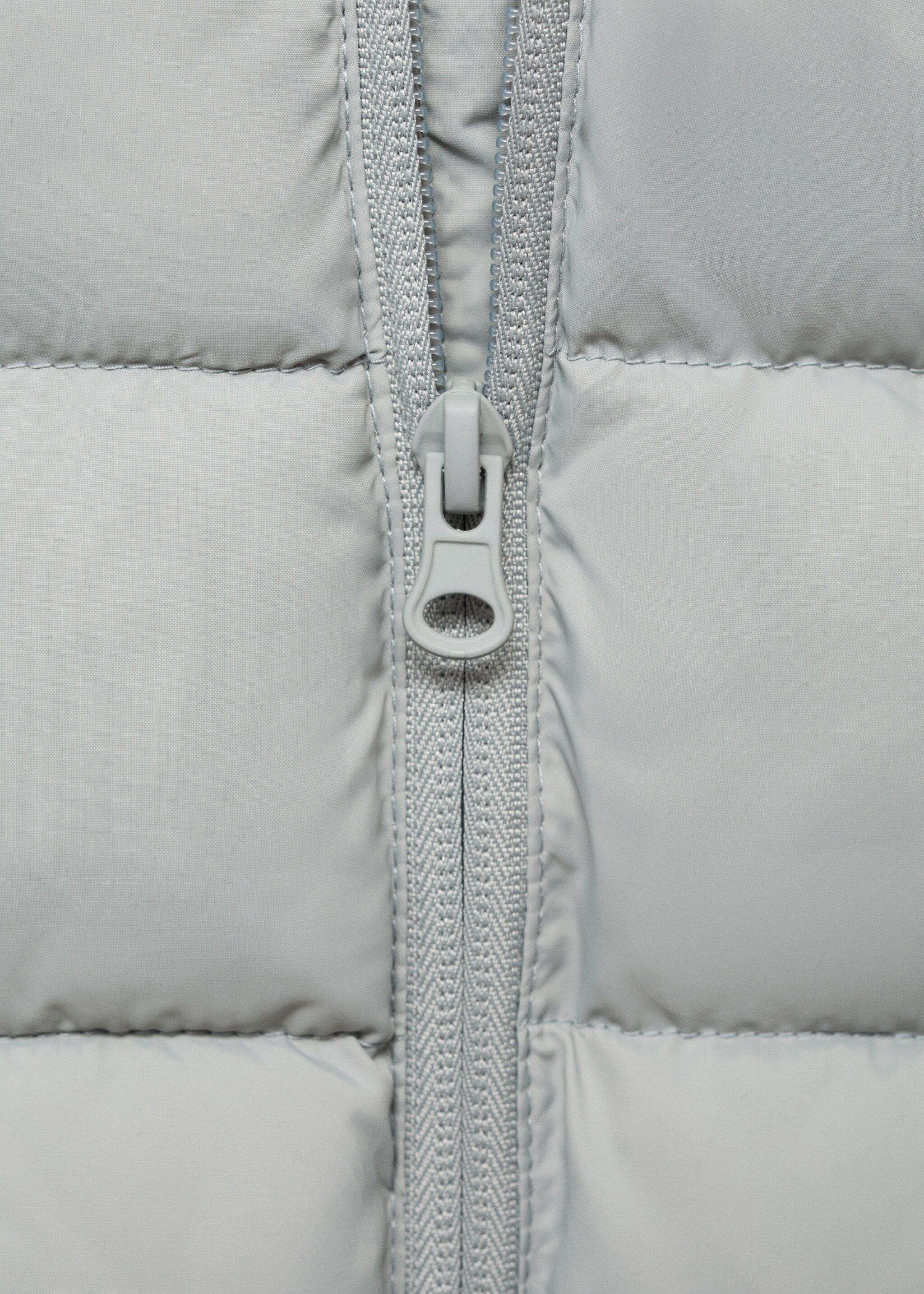 Gilet matelassé à capuche - Détail de l'article 0