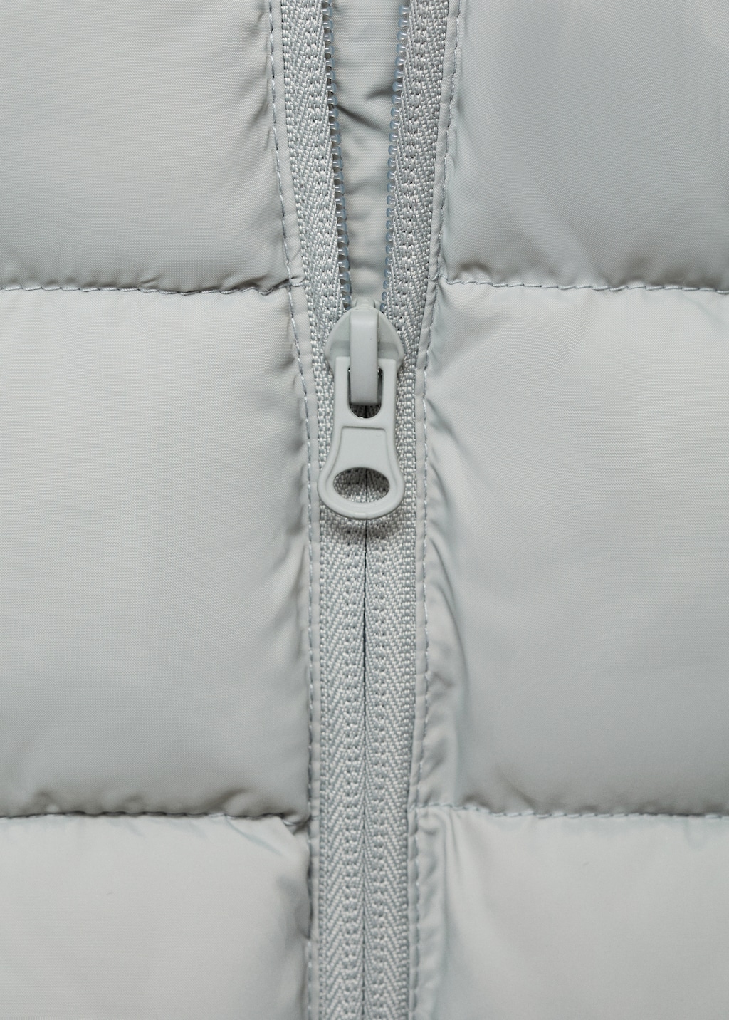 Quilted vest with hood