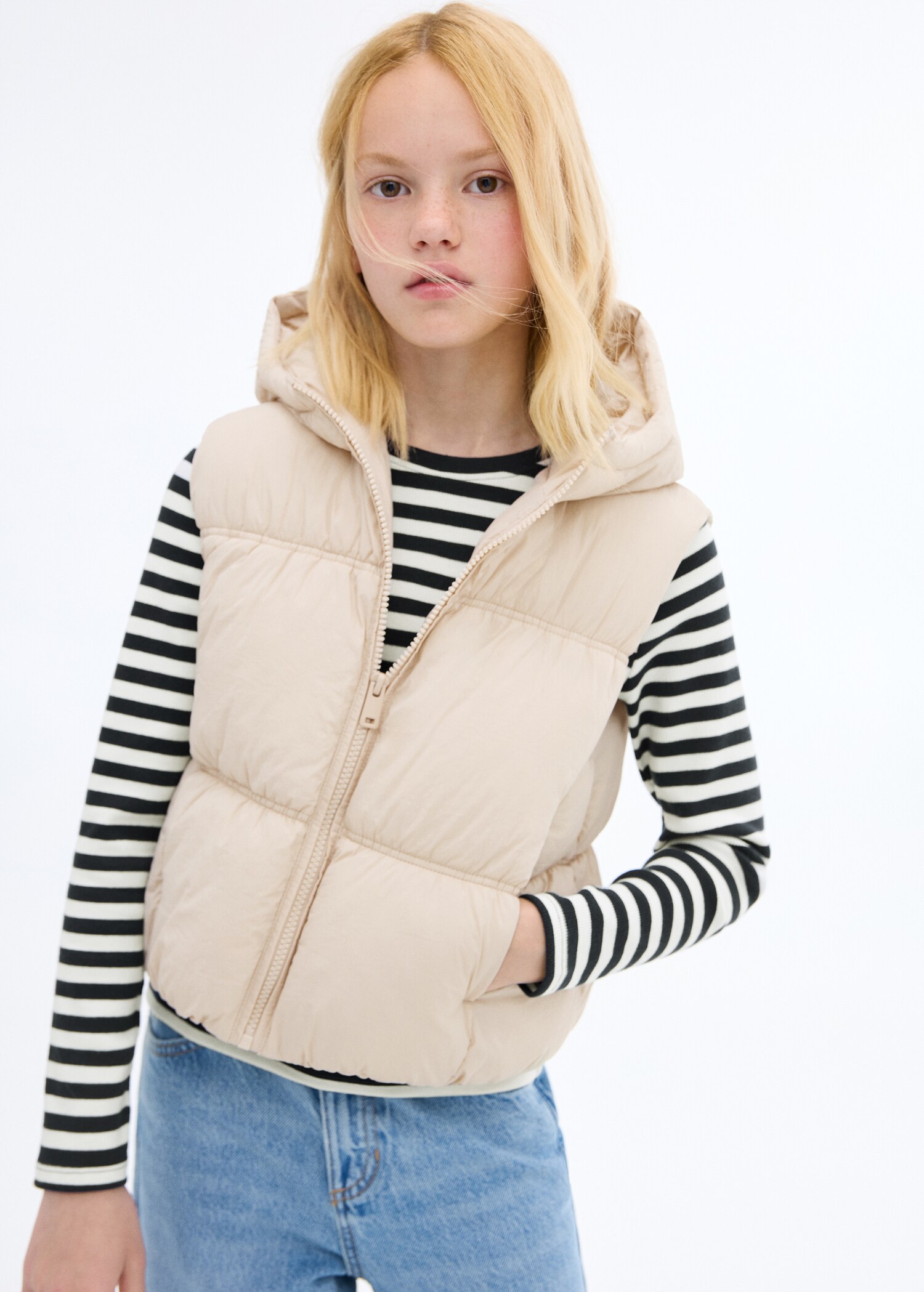 Gilet imbottito cappuccio - Piano medio