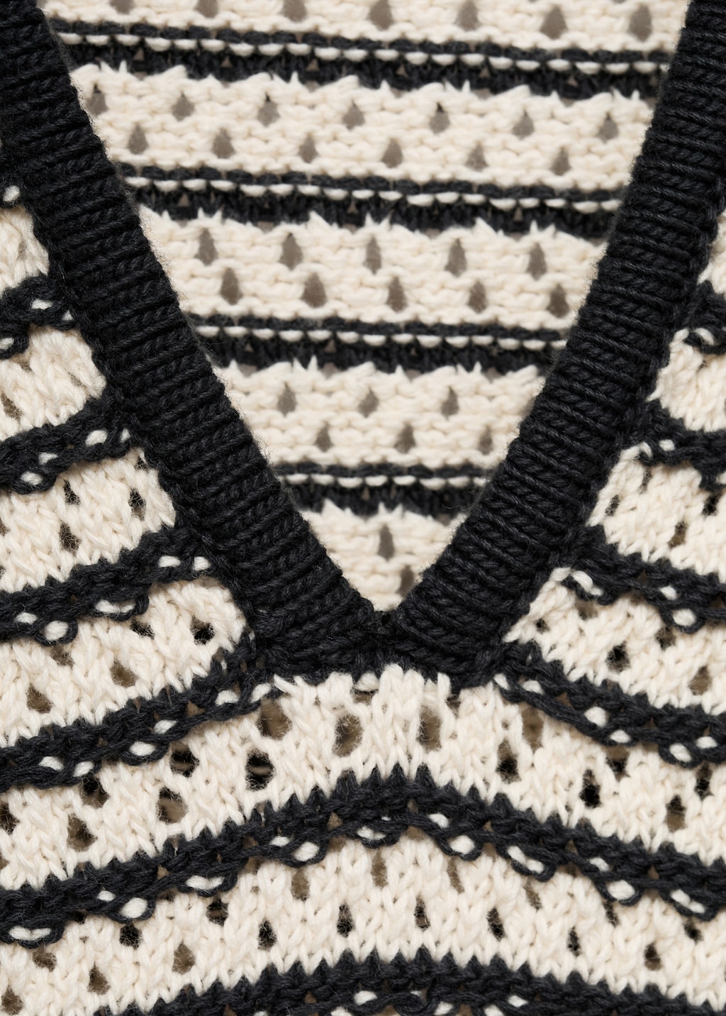 100% cotton polo shirt with striped structure