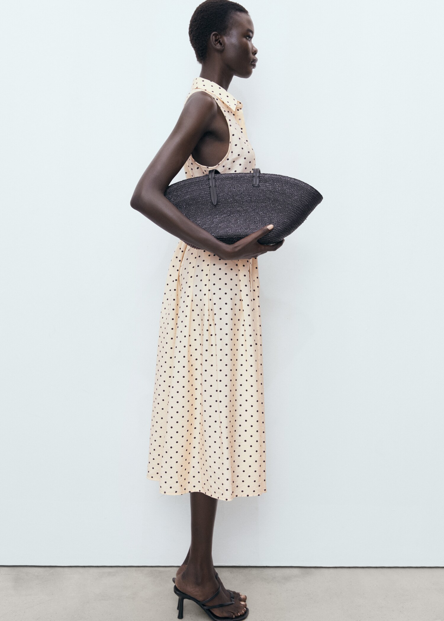 Polka dot shirt dress - Details of the article 2