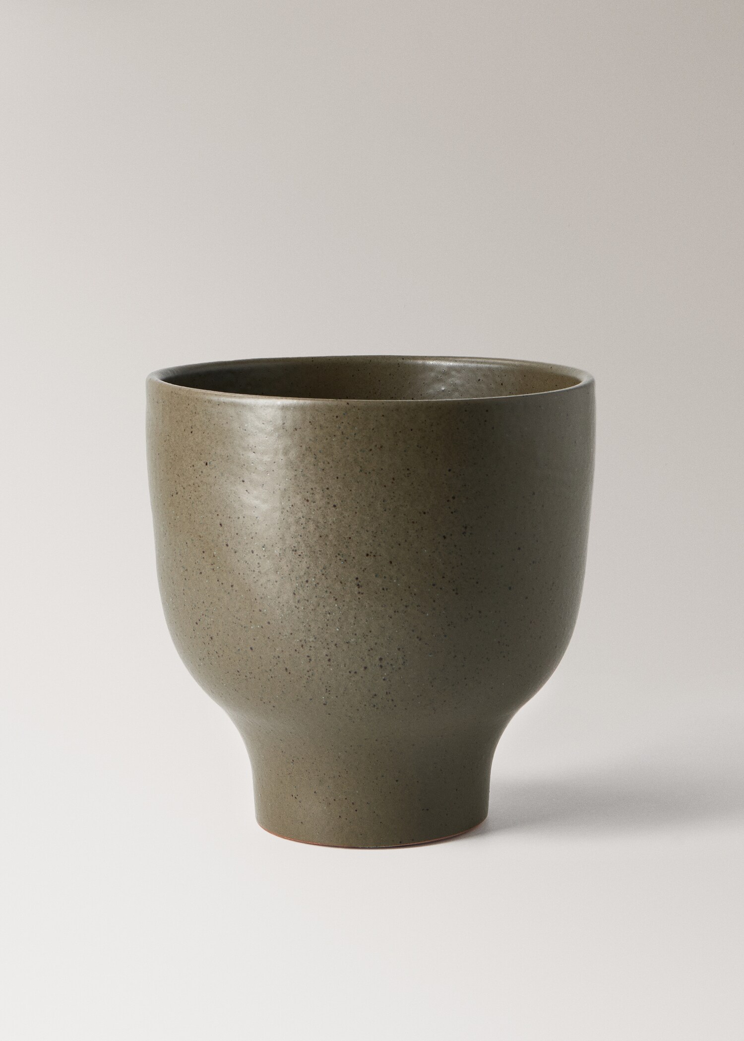 Large terracotta planter - Article without model