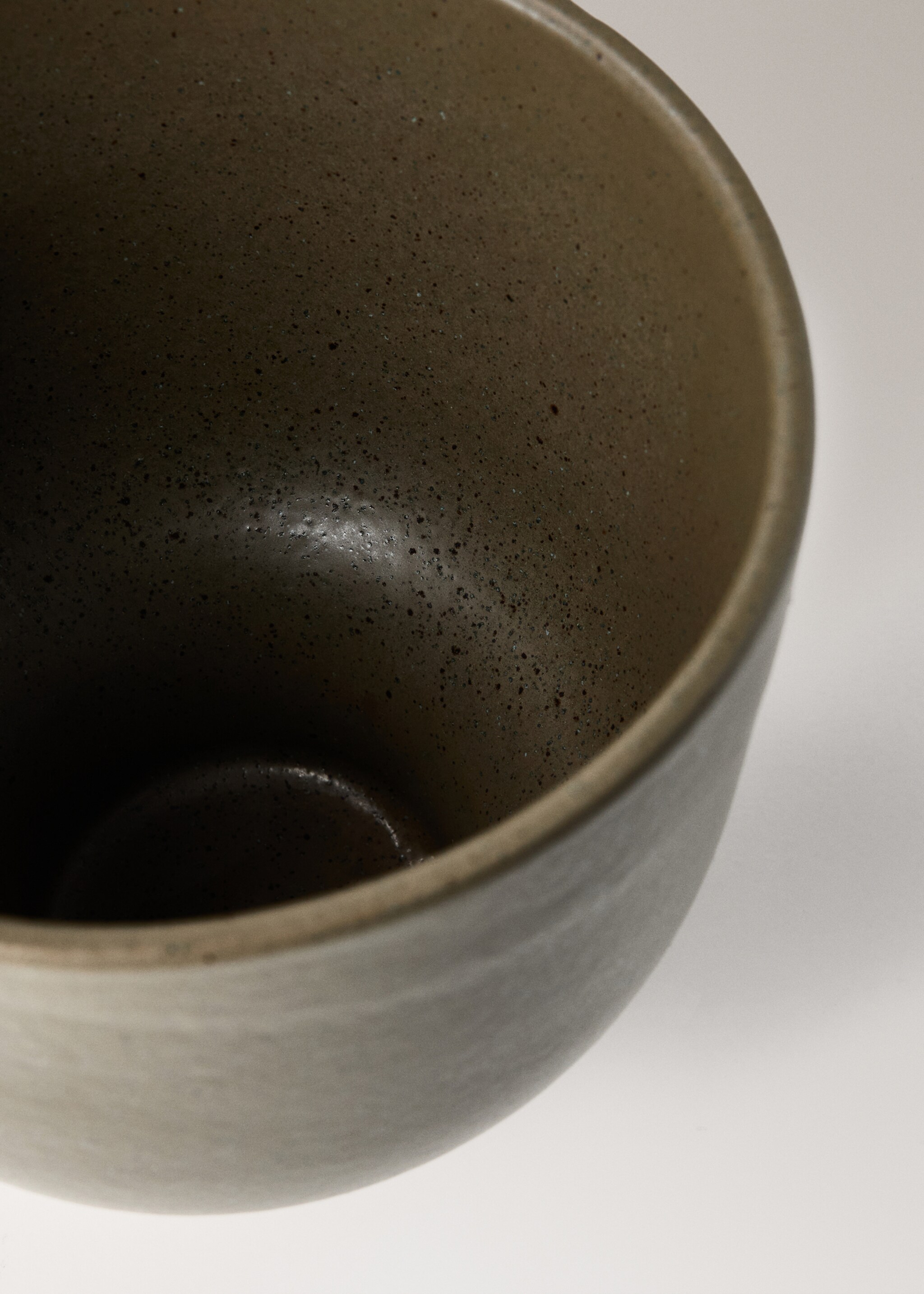 Large terracotta planter - Details of the article 1, Olive Green. Ref: 17032931-00.