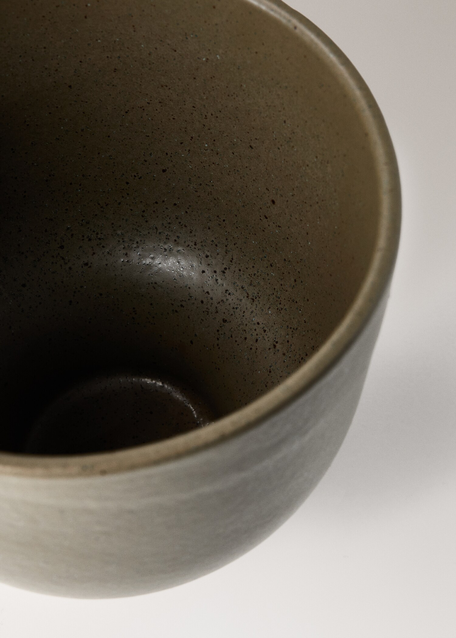 Large terracotta planter - Details of the article 1