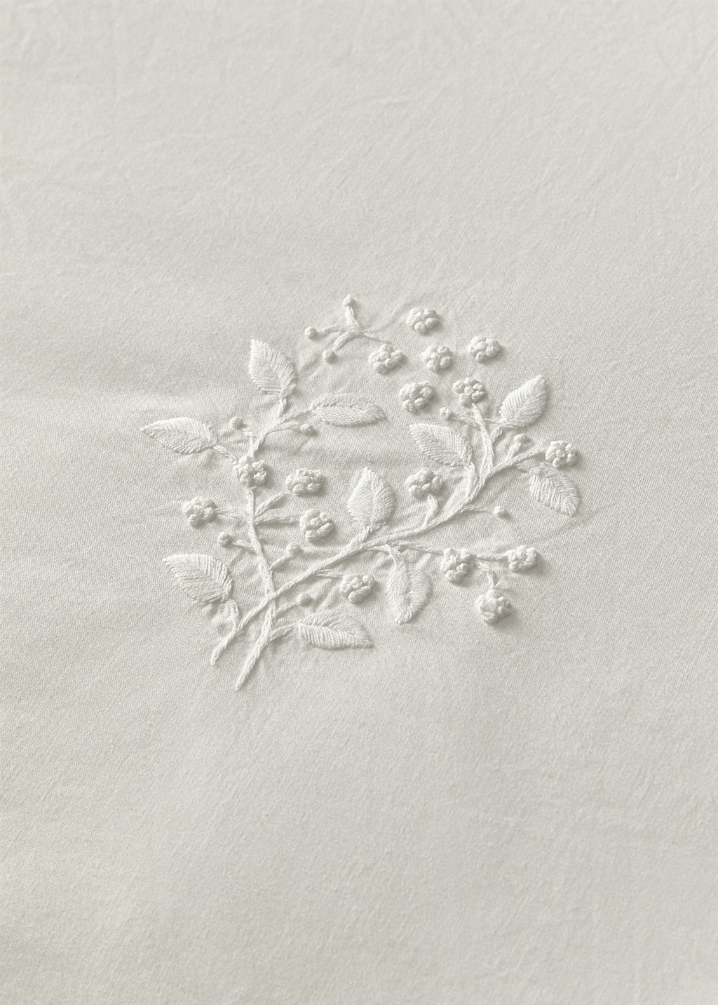 Percale cotton duvet cover with embroidered flowers for 135/140 cm bed
