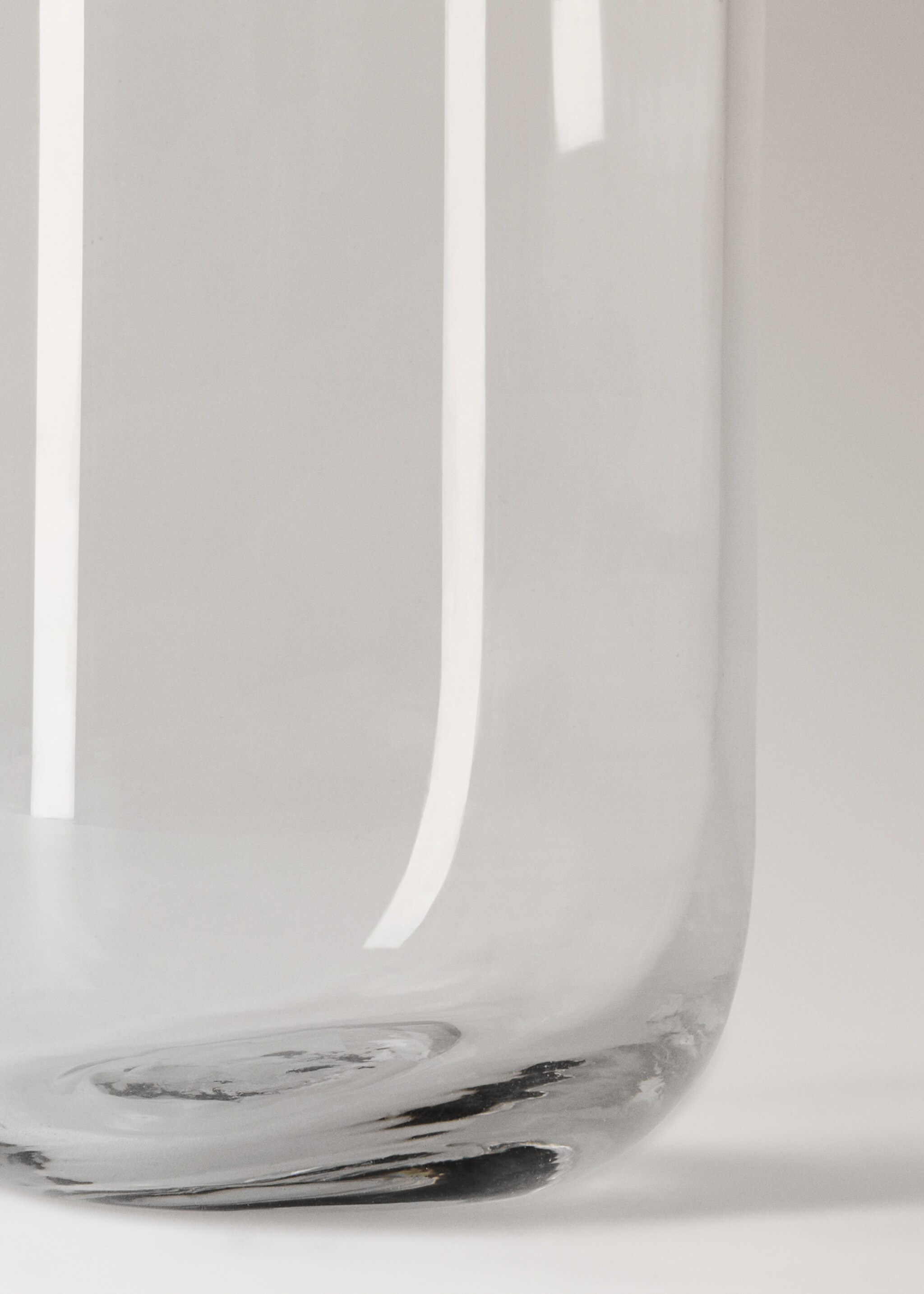 Recycled glass vase with waves - Details of the article 3, Ice Grey. Ref: 17033322-00.