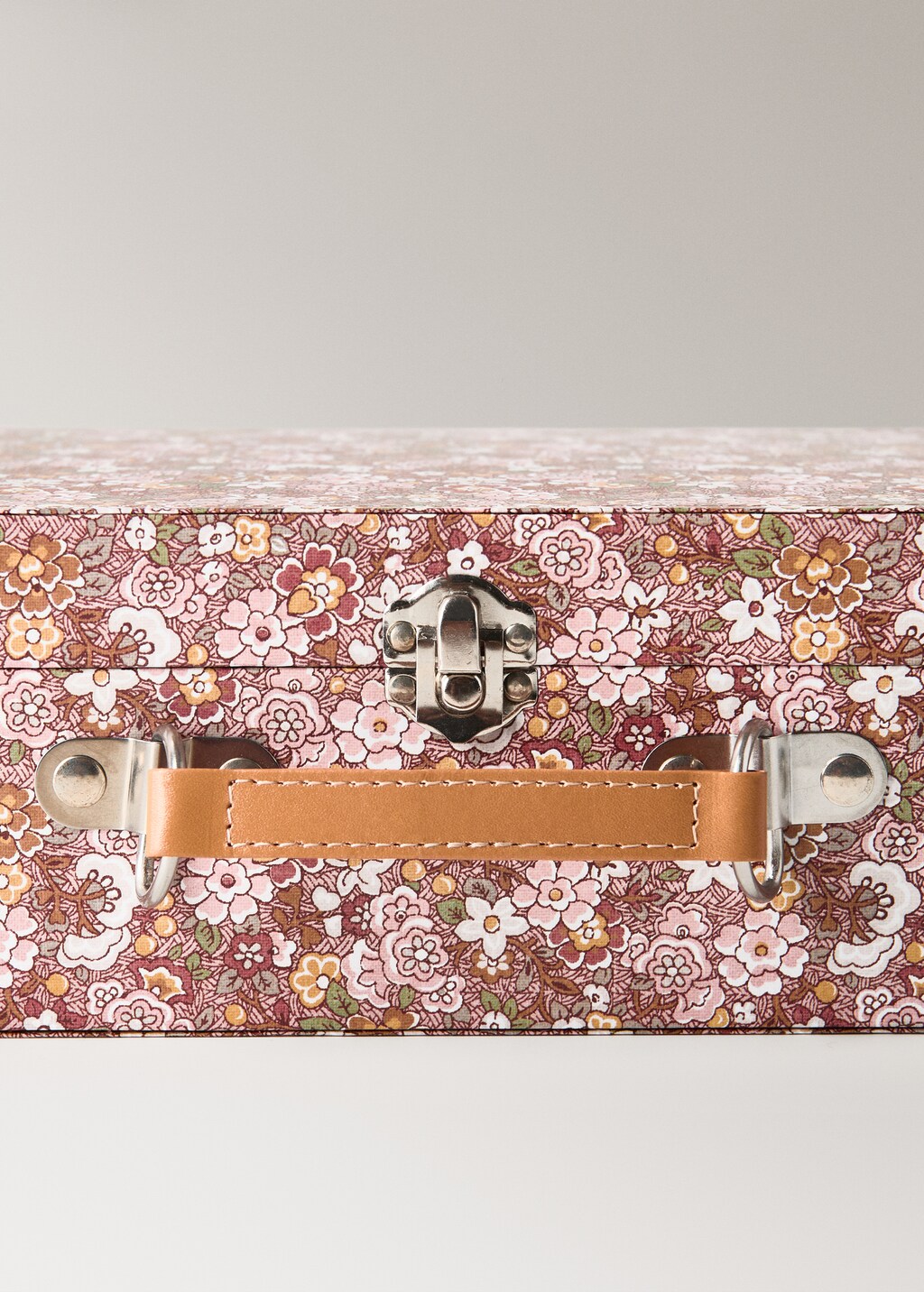 Small children's storage box