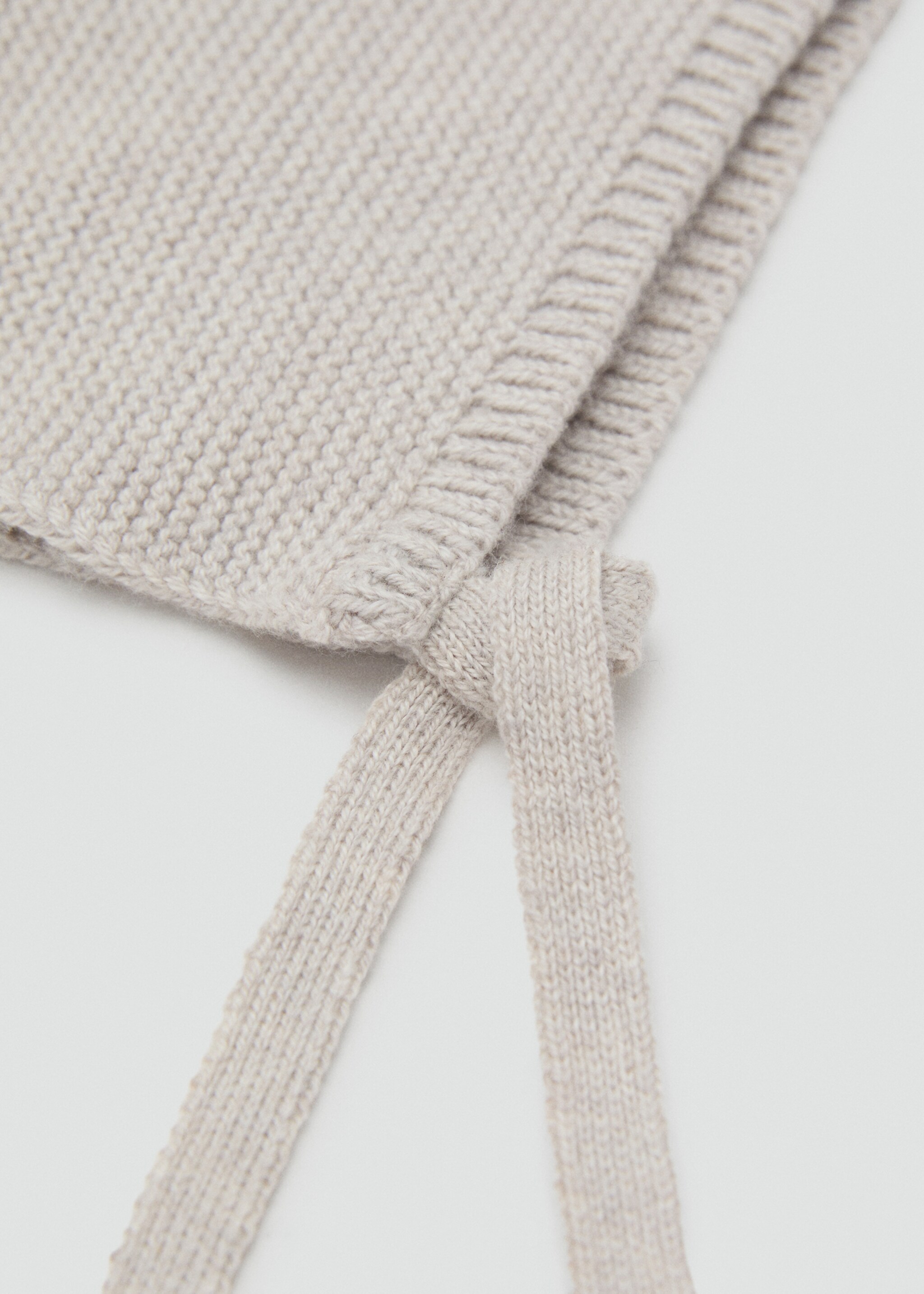 Knitted bonnet - Medium plane