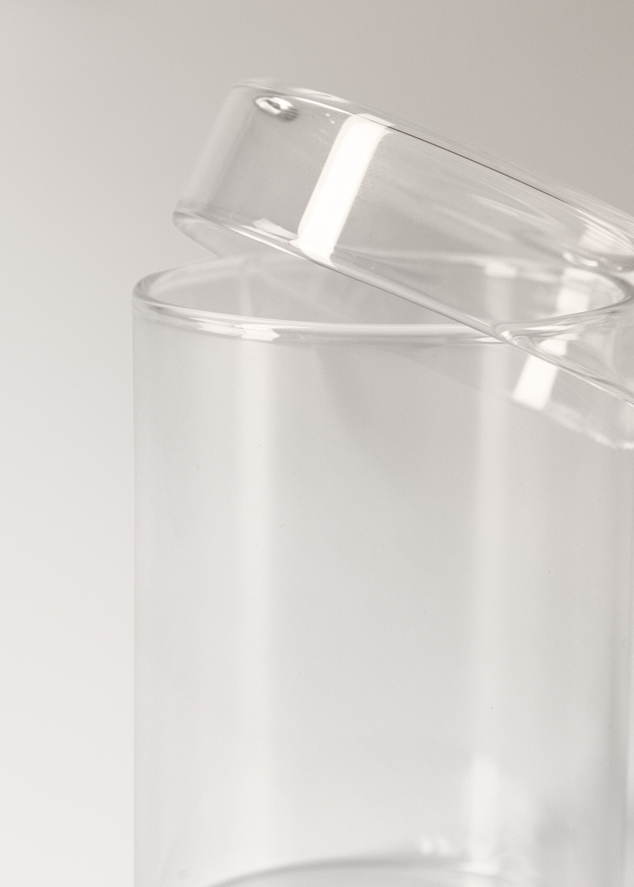 Bocal de salle de bain en borosilicate avec couvercle taille S - Détail de l'article 2, Gris glacé. Ref: 17033798-00.