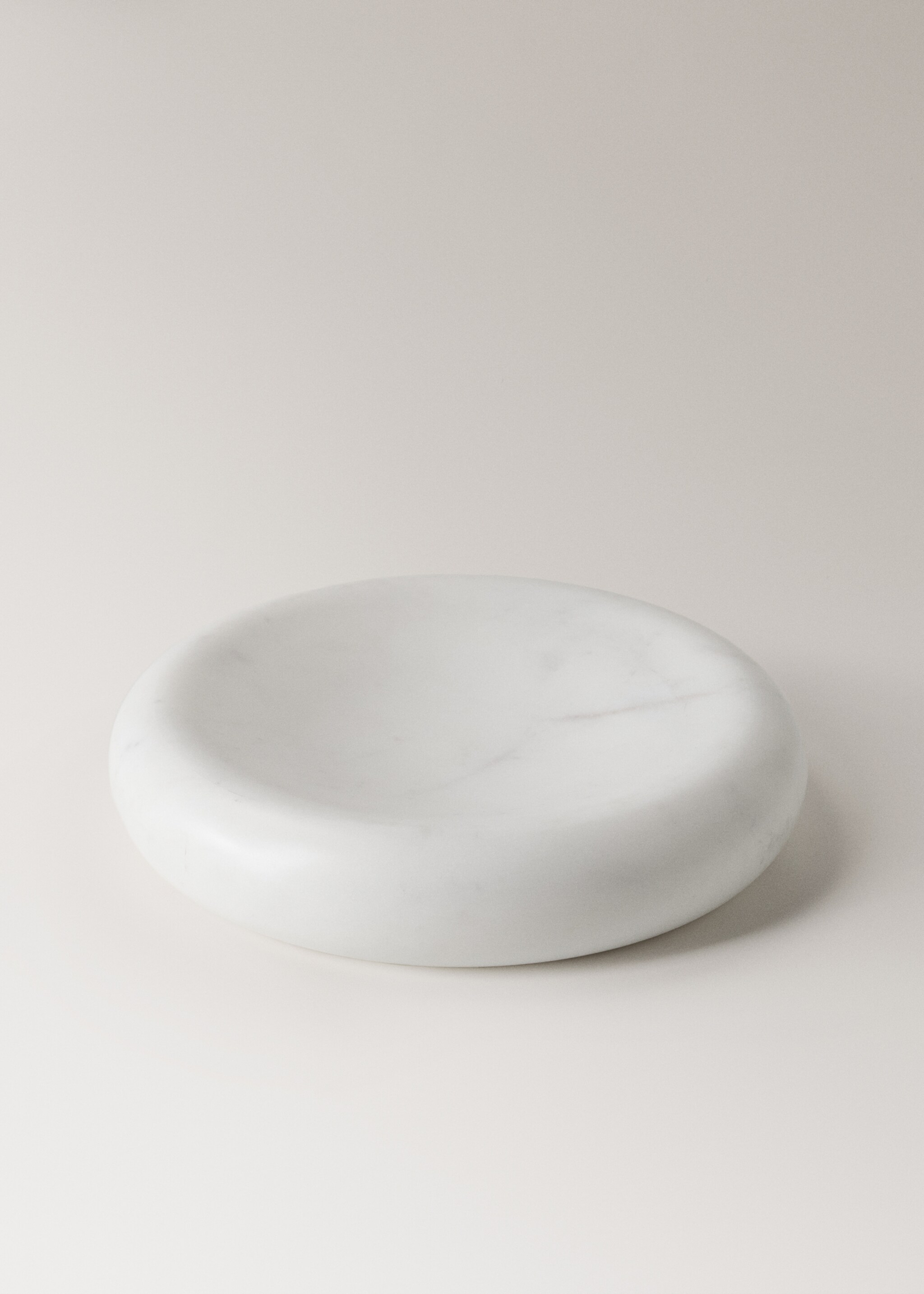 Medium marble tray - Details of the article 2, White. Ref: 17033801-00.
