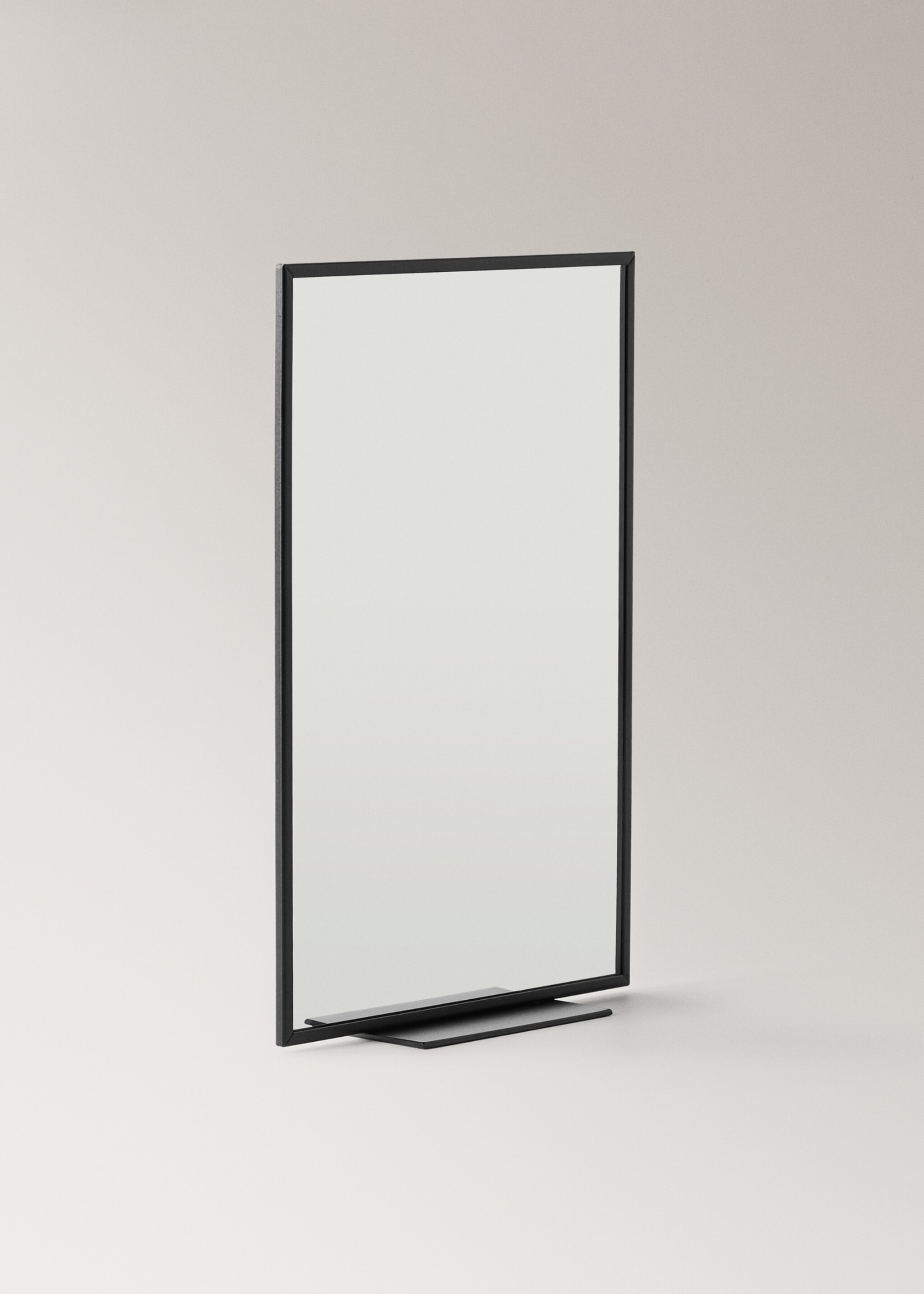 Metal vanity mirror - Details of the article 1, Black. Ref: 17033804-00.