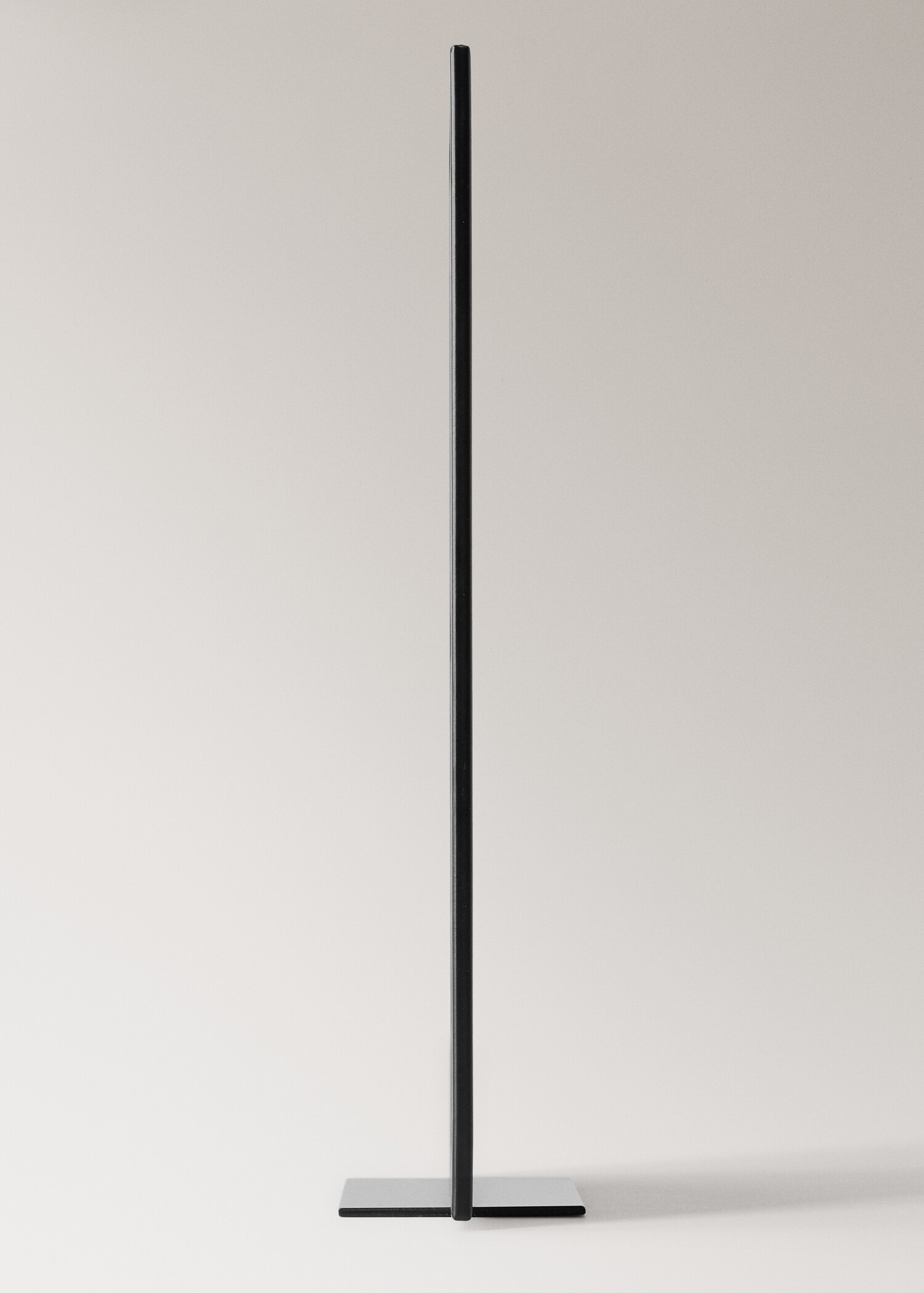 Metal vanity mirror - Details of the article 2