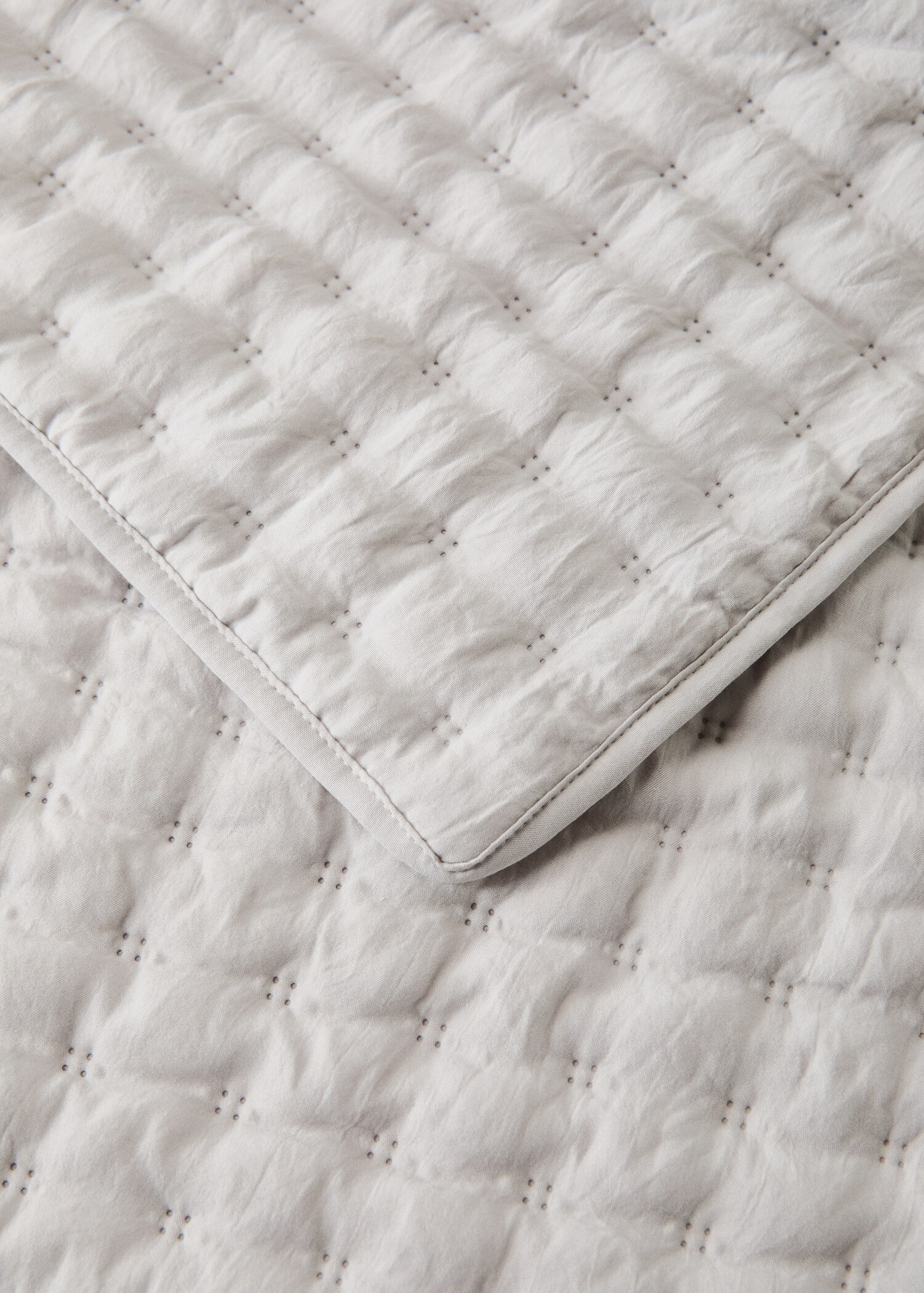 Microfibre quilt queen/king bed - Details of the article 1
