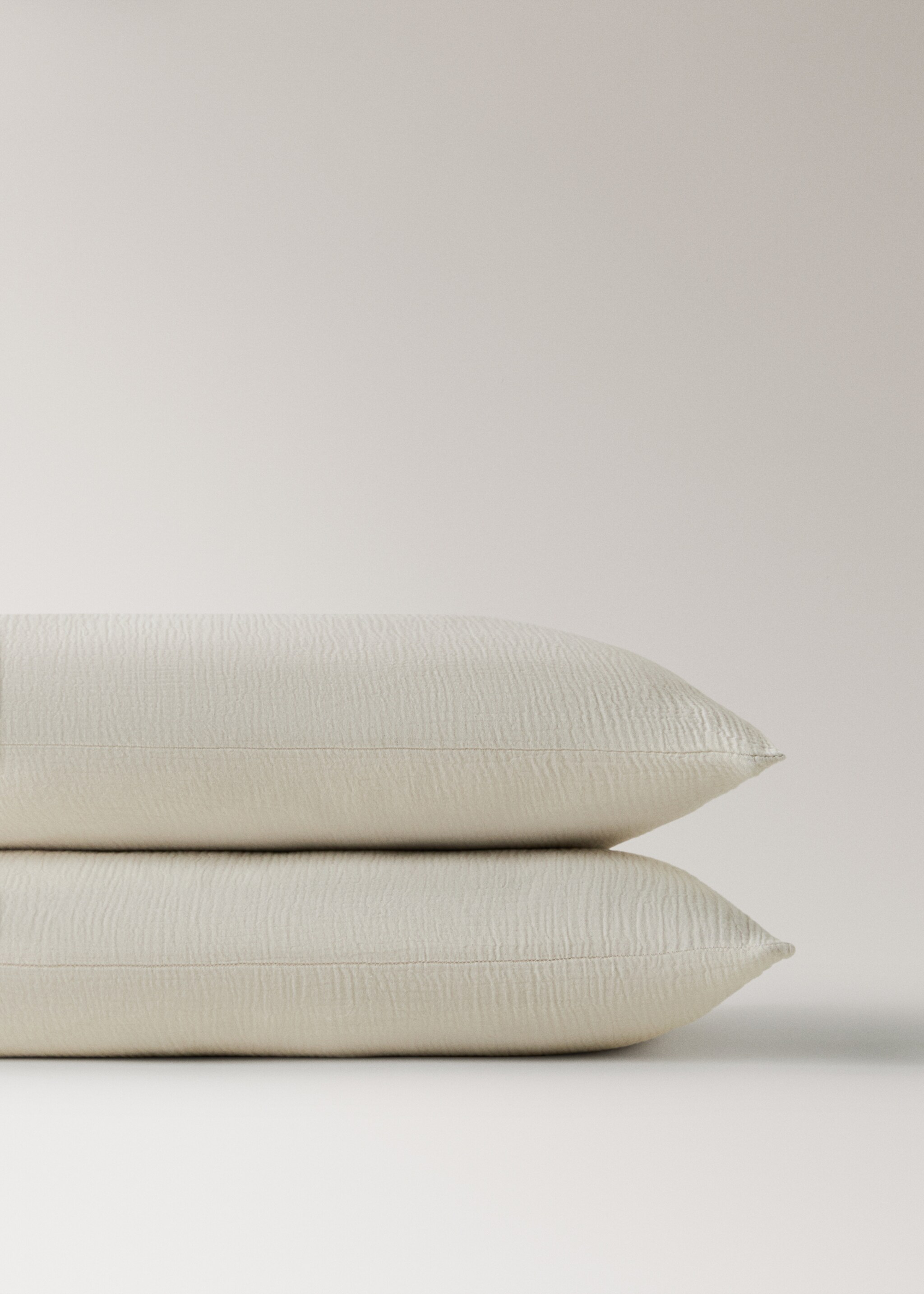 Cotton gauze pillowcase, 45x110 cm - Details of the article 3, Ivory White. Ref: 17033822-00.