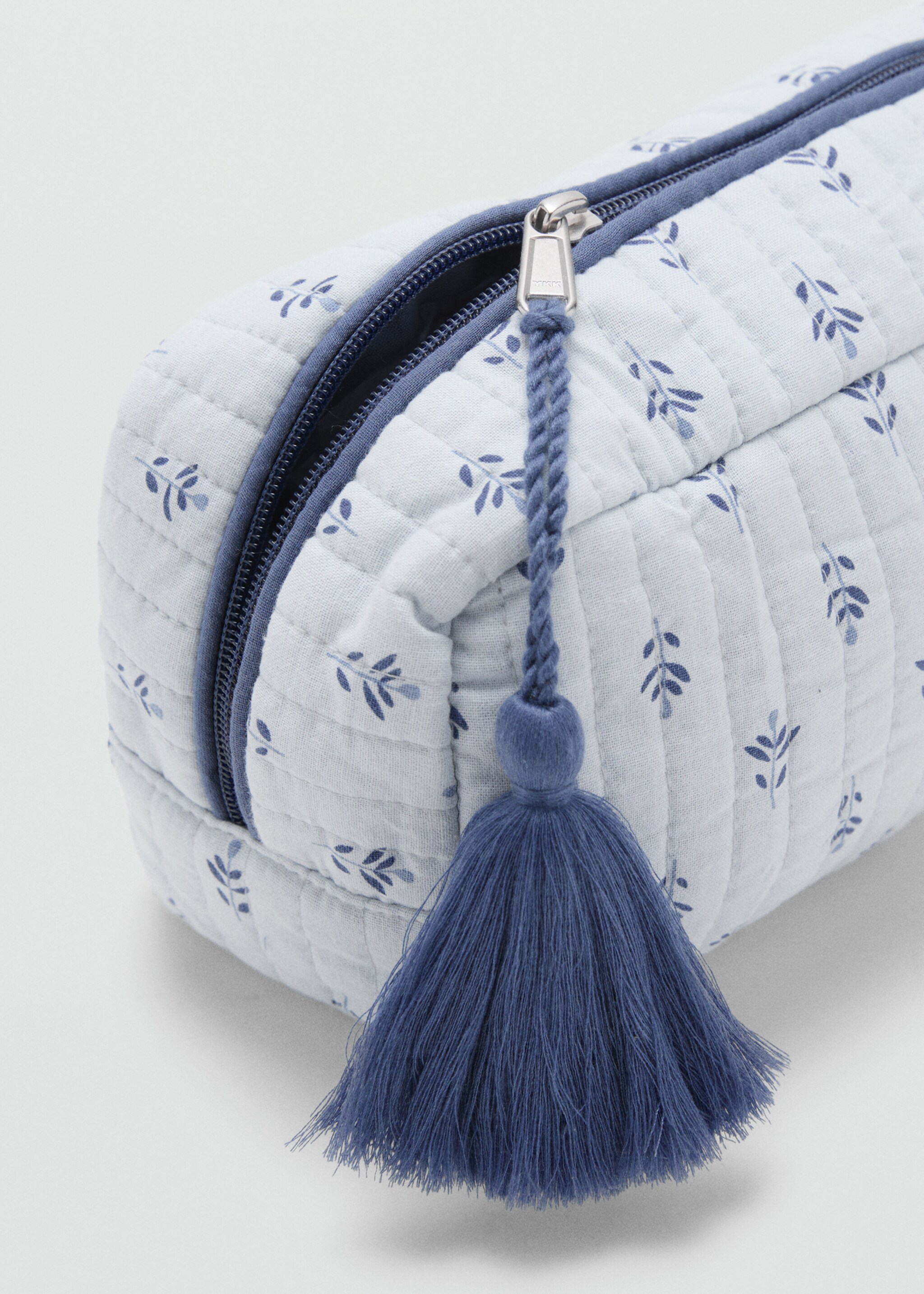 Printed cosmetic bag - Details of the article 1, Sky Blue. Ref: 17033826-00.