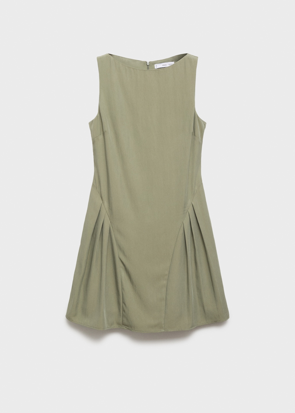 Boat-neck dress with pleats