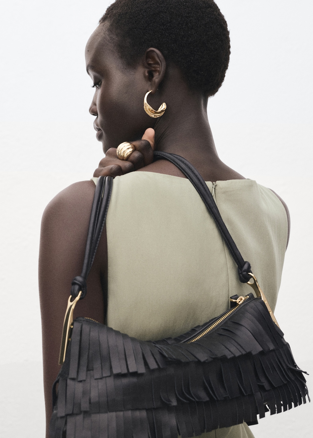 Boat-neck dress with pleats