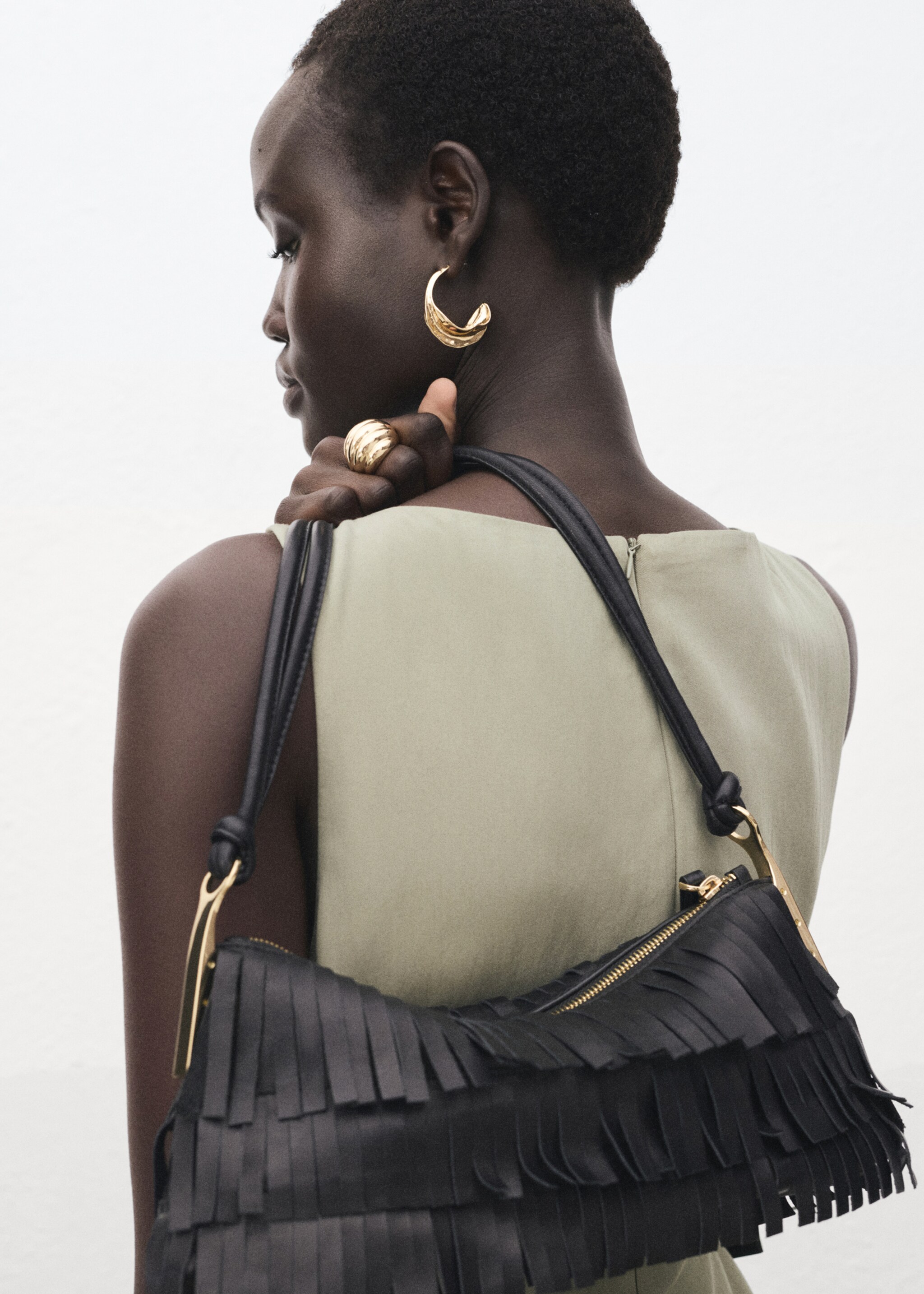 Short pleated dress - Details of the article 1, Khaki. Ref: 17034083-00.