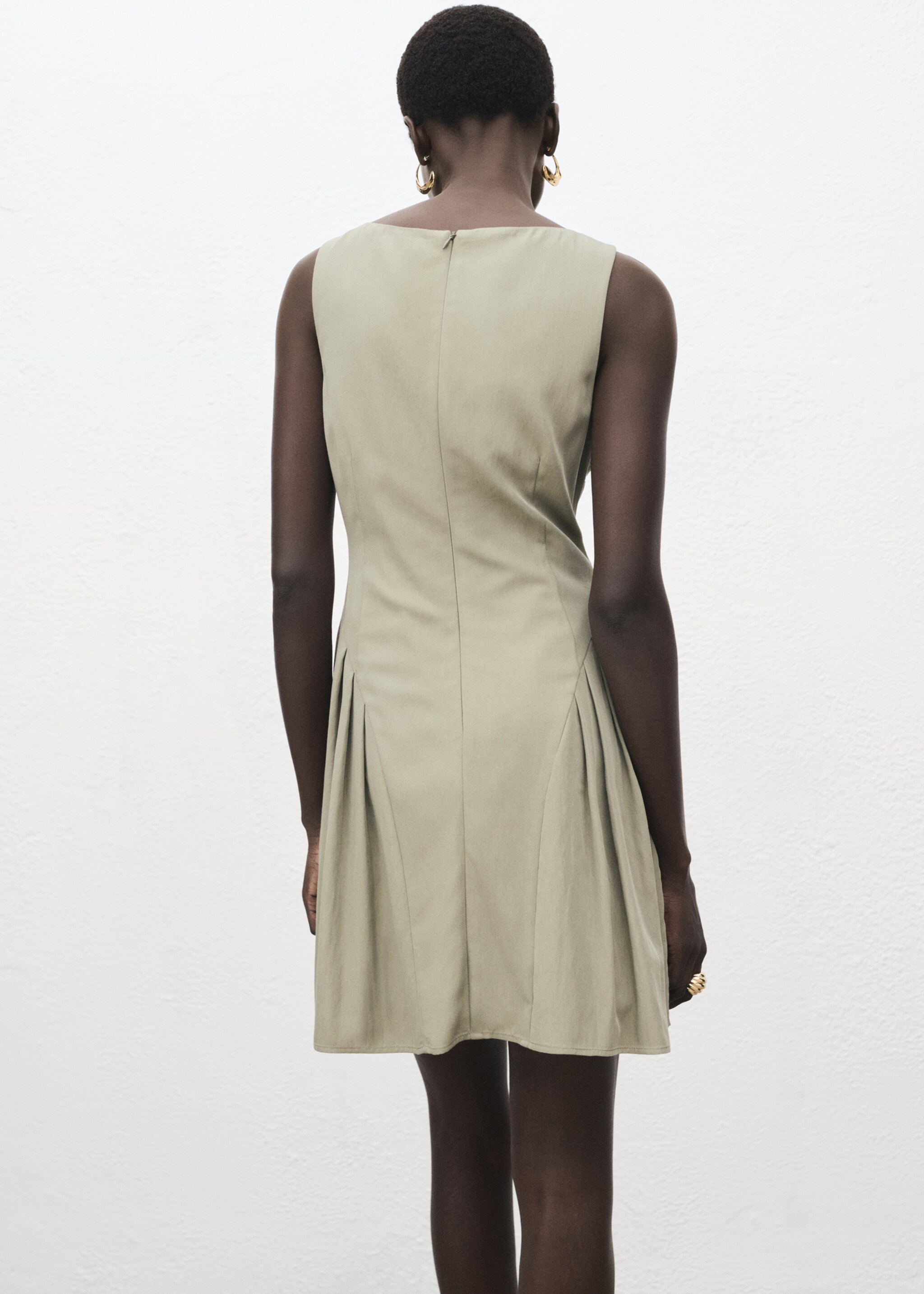 Short pleated dress - Reverse of the article, Khaki. Ref: 17034083-00.