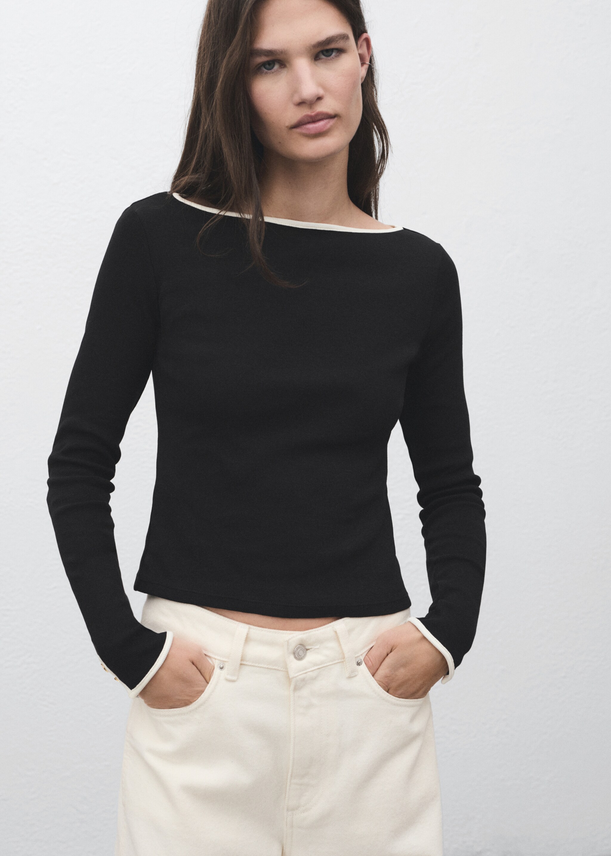 Cotton t-shirt with buttoned cuffs - Medium plane, Black. Ref: 17034085-00.