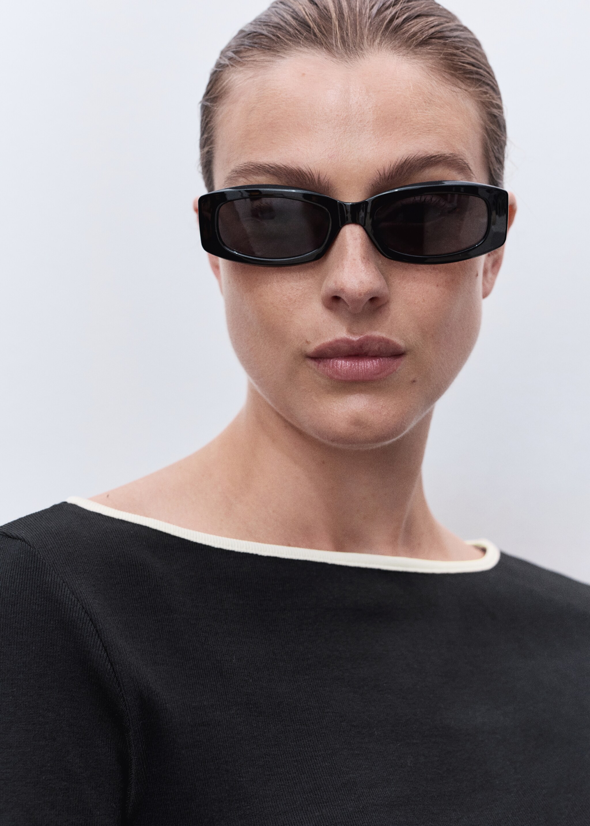 Maternity cotton buttoned cuffs t-shirt - Details of the article 1, Black. Ref: 17034087-00.