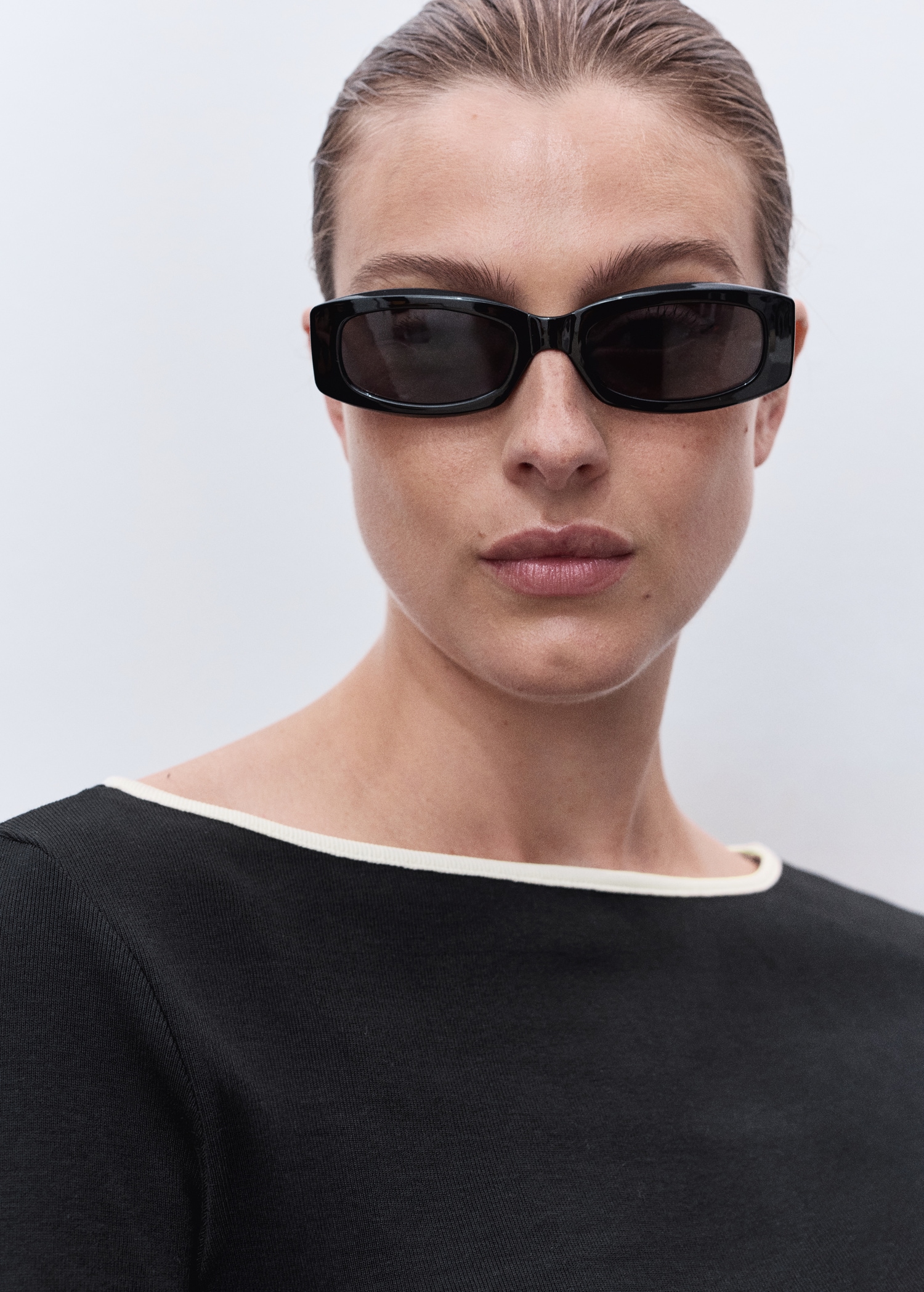 Cotton maternity T-shirt with buttoned cuffs - Details of the article 1