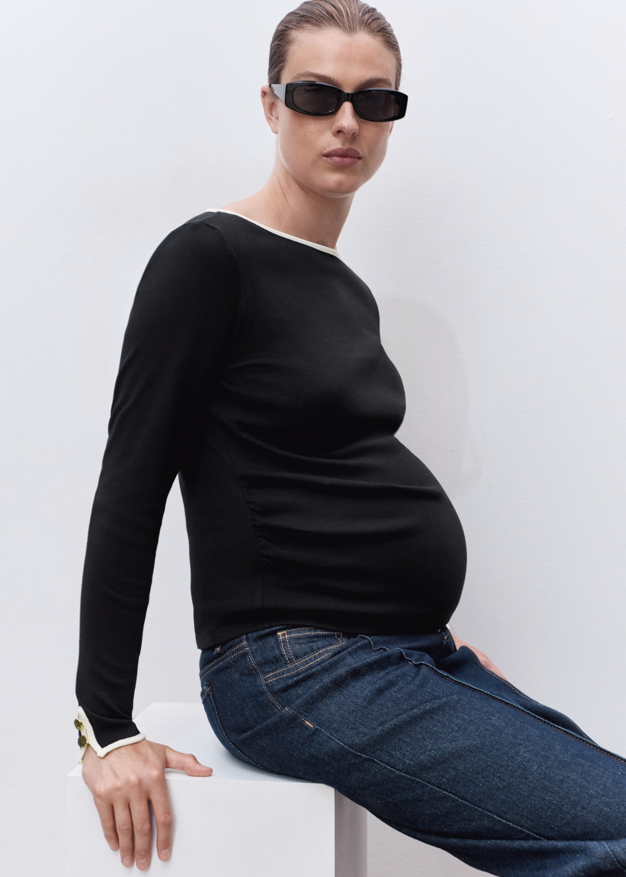 Maternity cotton buttoned cuffs t-shirt - Details of the article 2, Black. Ref: 17034087-00.