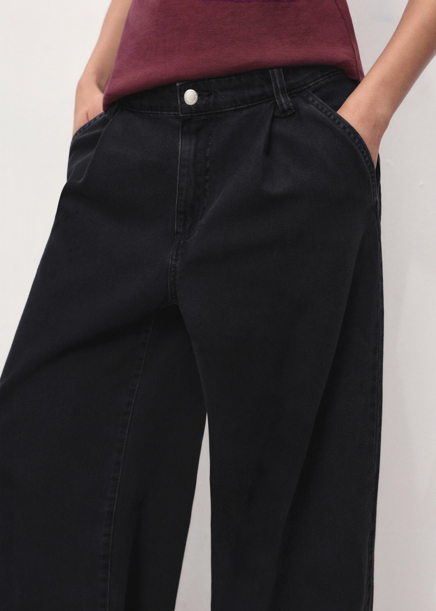 Wide-leg pleated jeans - Details of the article 1
