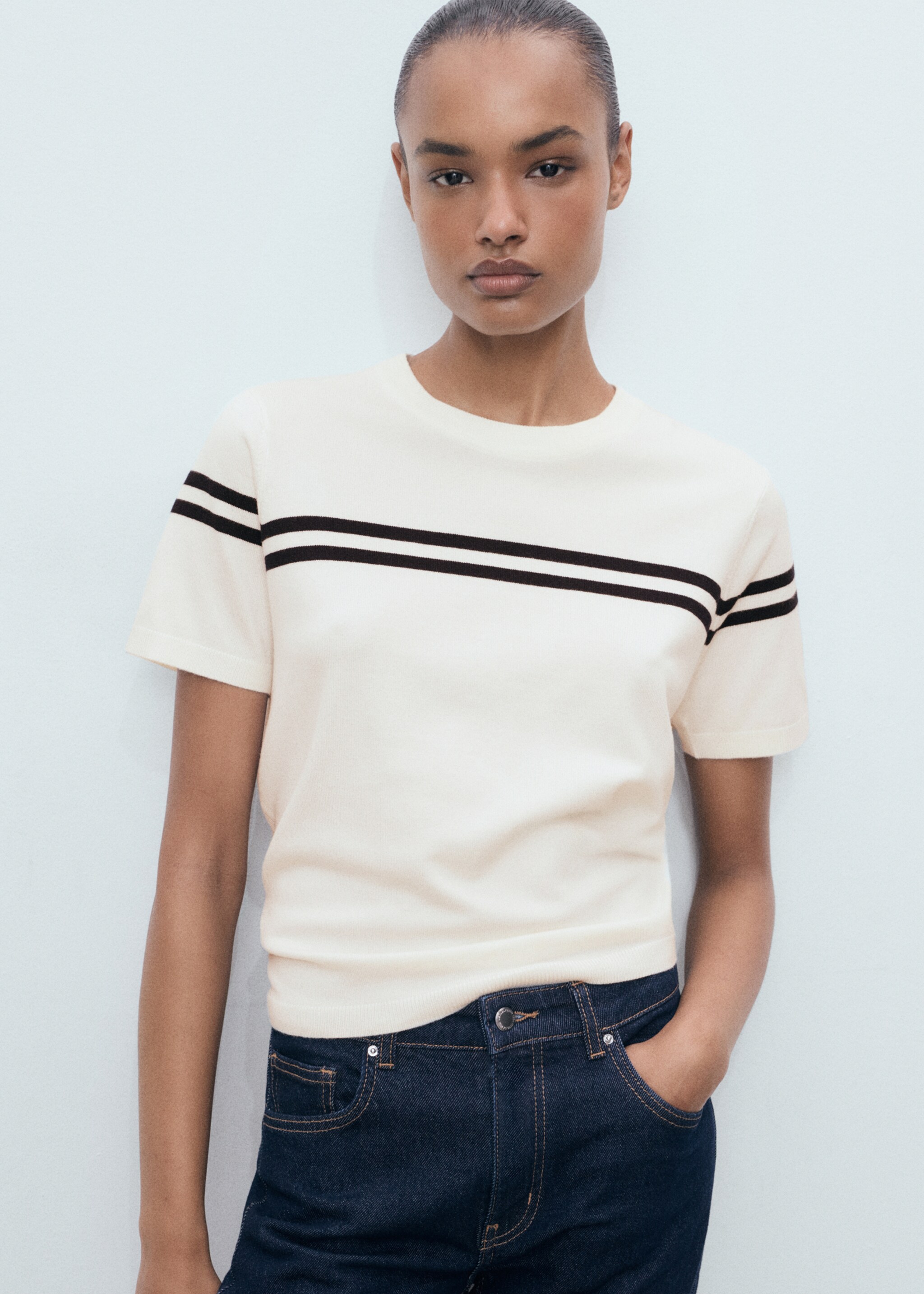 Sweater lengan pendek garis-garis - Tampilan Sedang