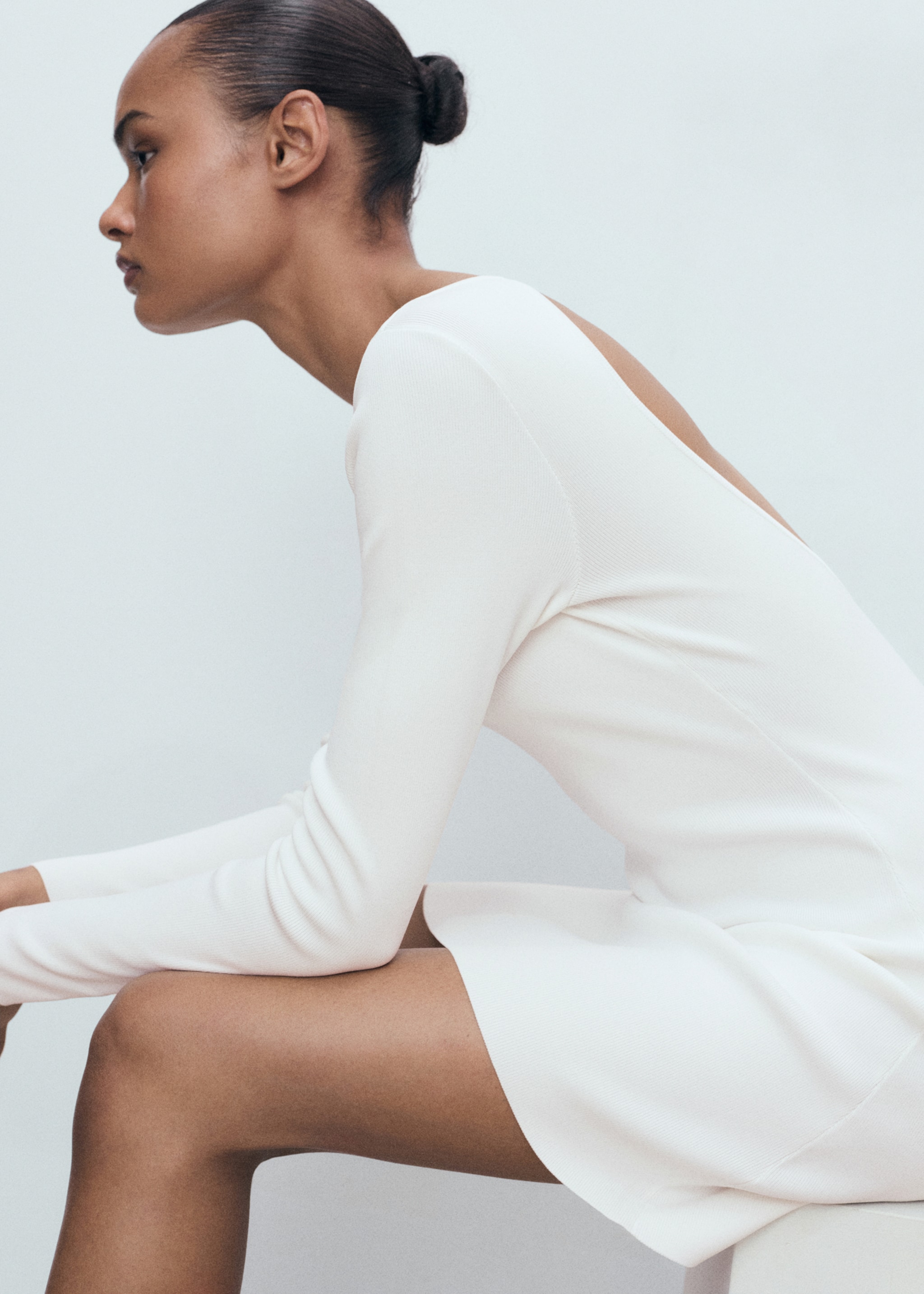 Open-back knitted dress - Details of the article 1