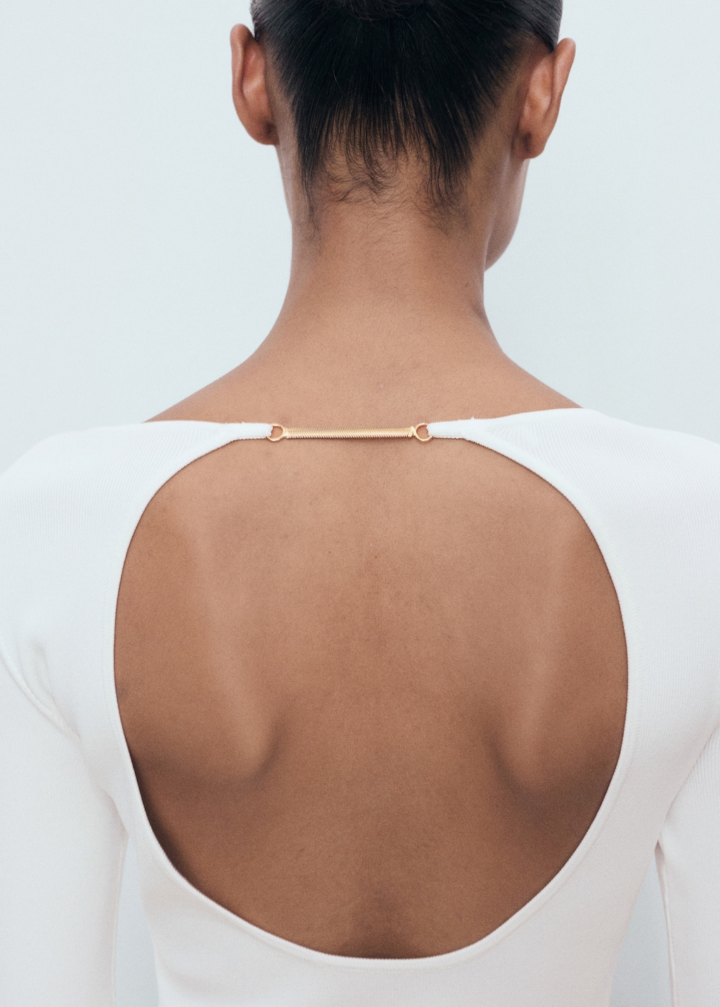 Open-back knitted dress