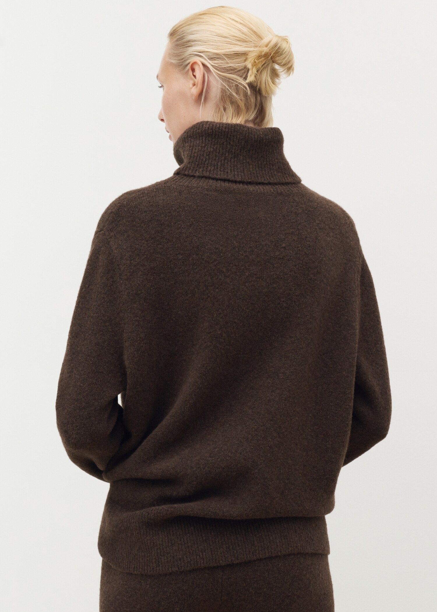 Turtleneck knit sweater - Reverse of the article
