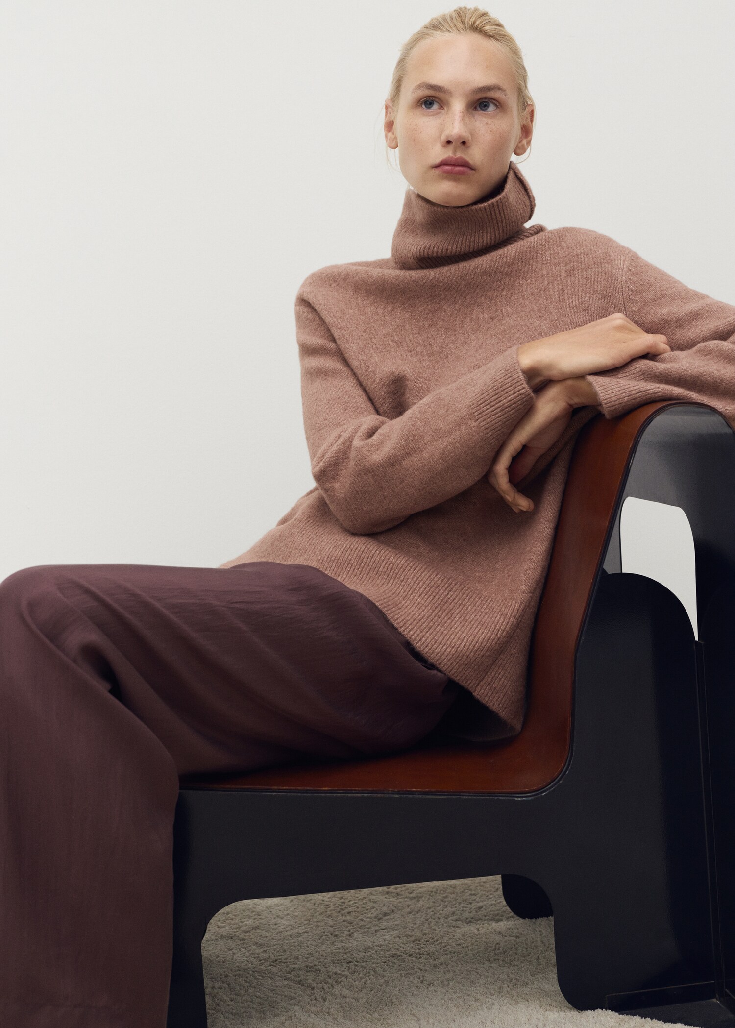 Turtleneck knit sweater - Details of the article 2