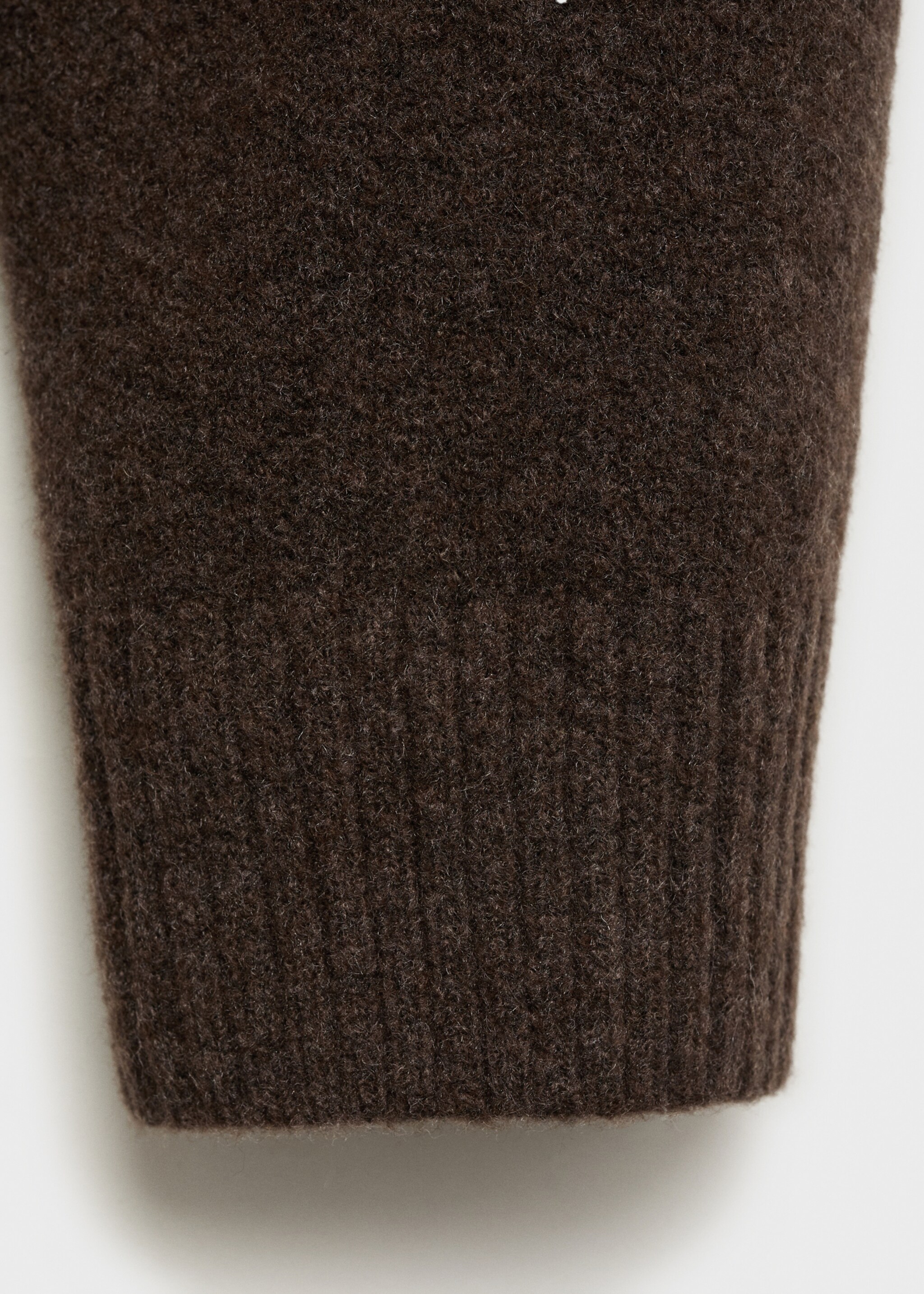 Knitted long dressing gown - Details of the article 0, Chocolate. Ref: 17034102-00.