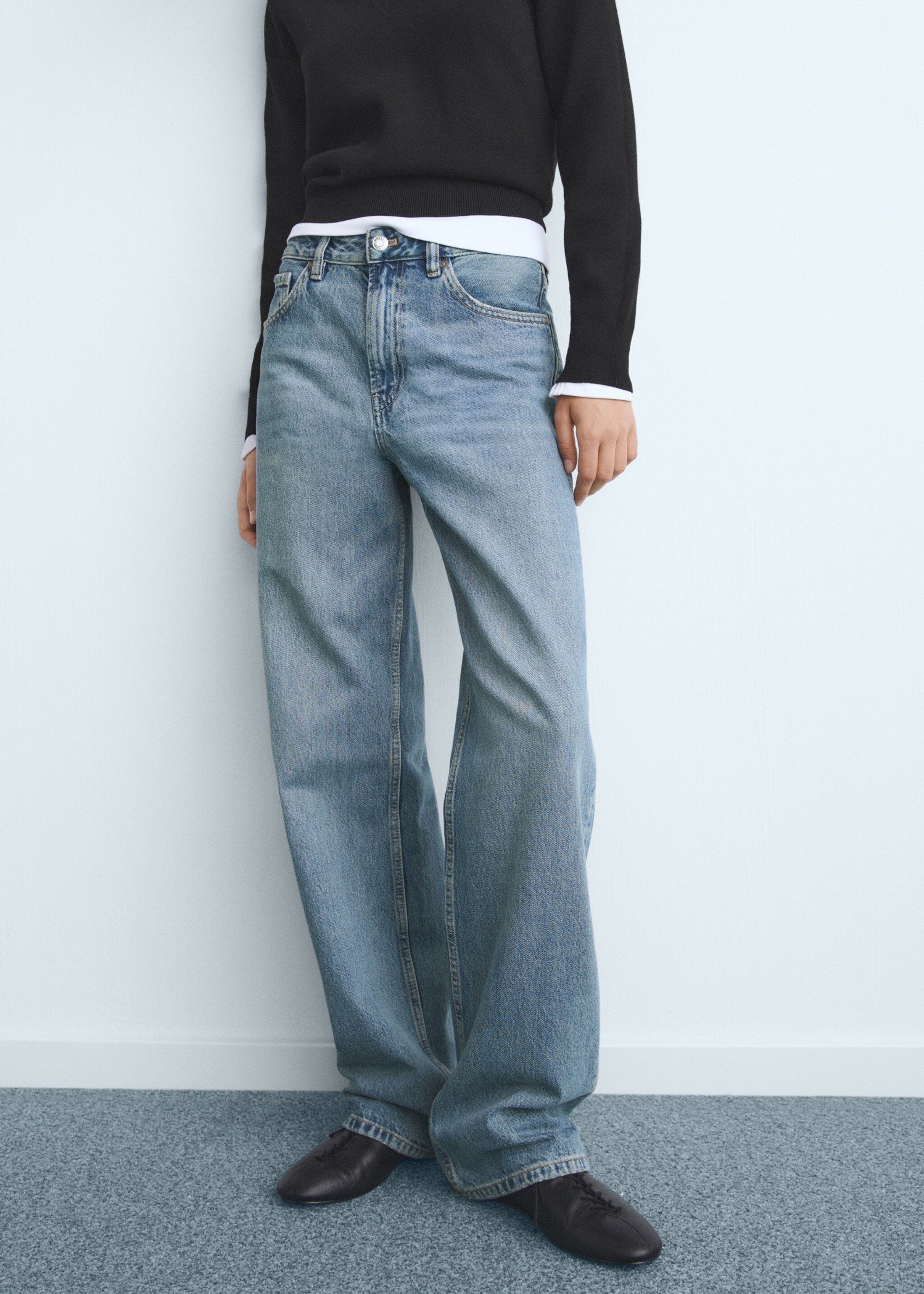Miami medium-rise straight-fit jeans - Medium plane, Medium Blue. Ref: 17034103-00.