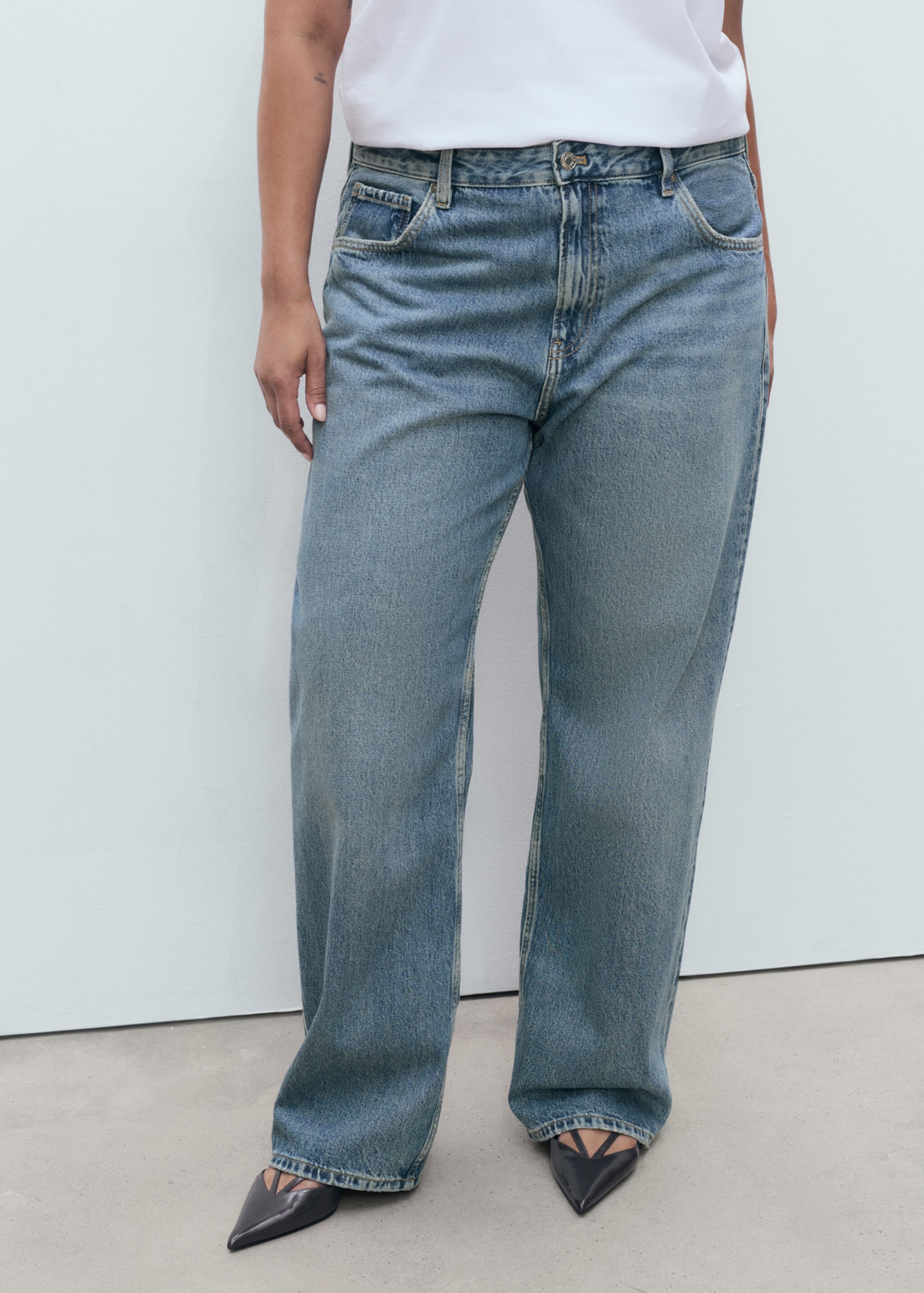 Miami medium-rise straight-fit jeans - Details of the article 5, Medium Blue. Ref: 17034103-00.