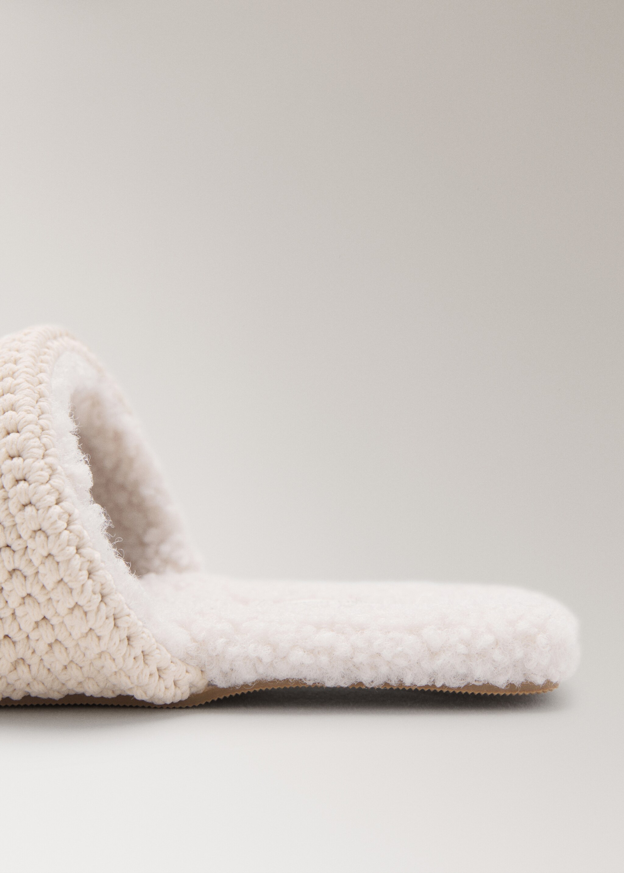 Slippers crochi - Details of the article 1, Ivory White. Ref: 17034106-00.