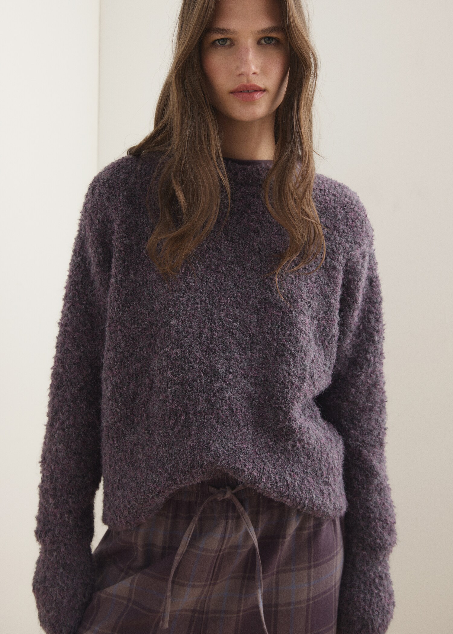 Round-neck bouclé sweater - Medium plane