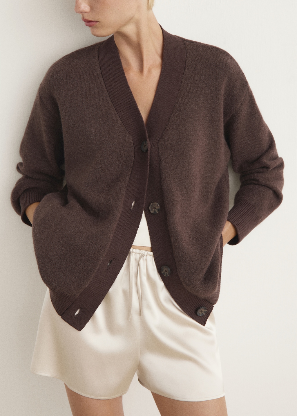 Knitted cardigan with contrasting detail