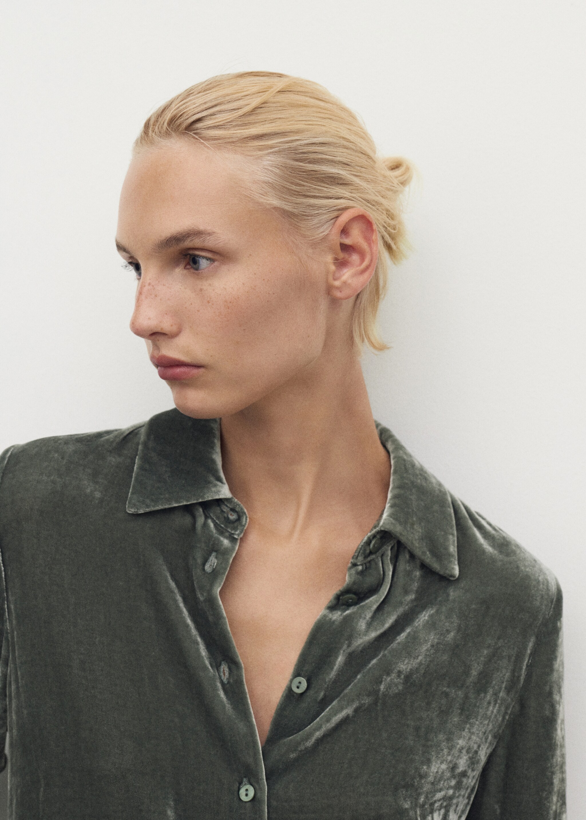 Silk velvet shirt - Details of the article 1