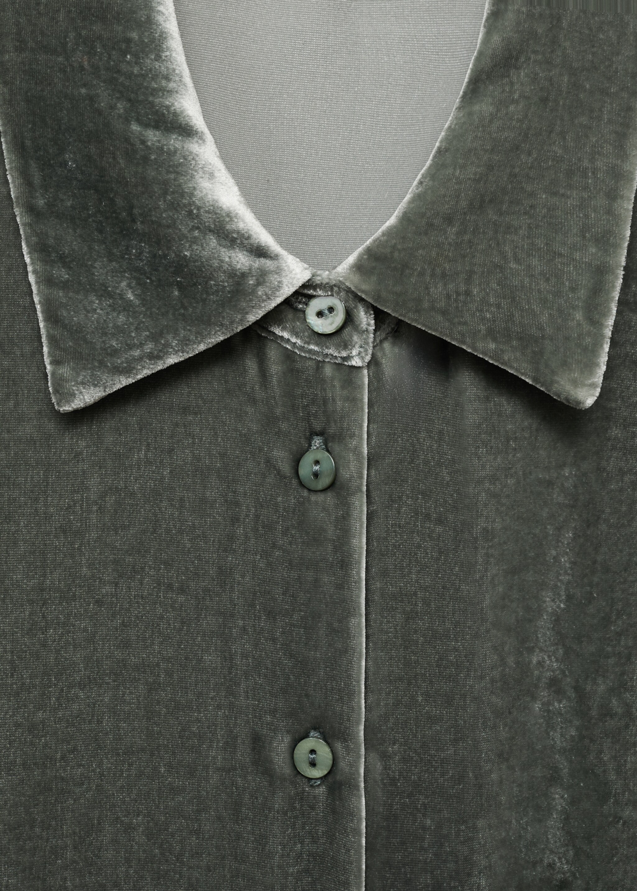 Silk velvet shirt - Details of the article 8