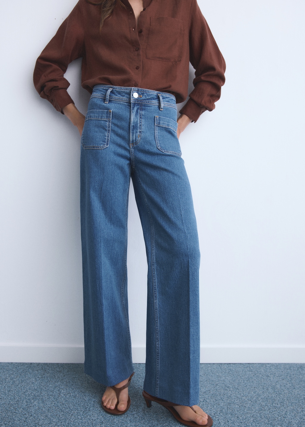 Wide-leg jeans with pockets