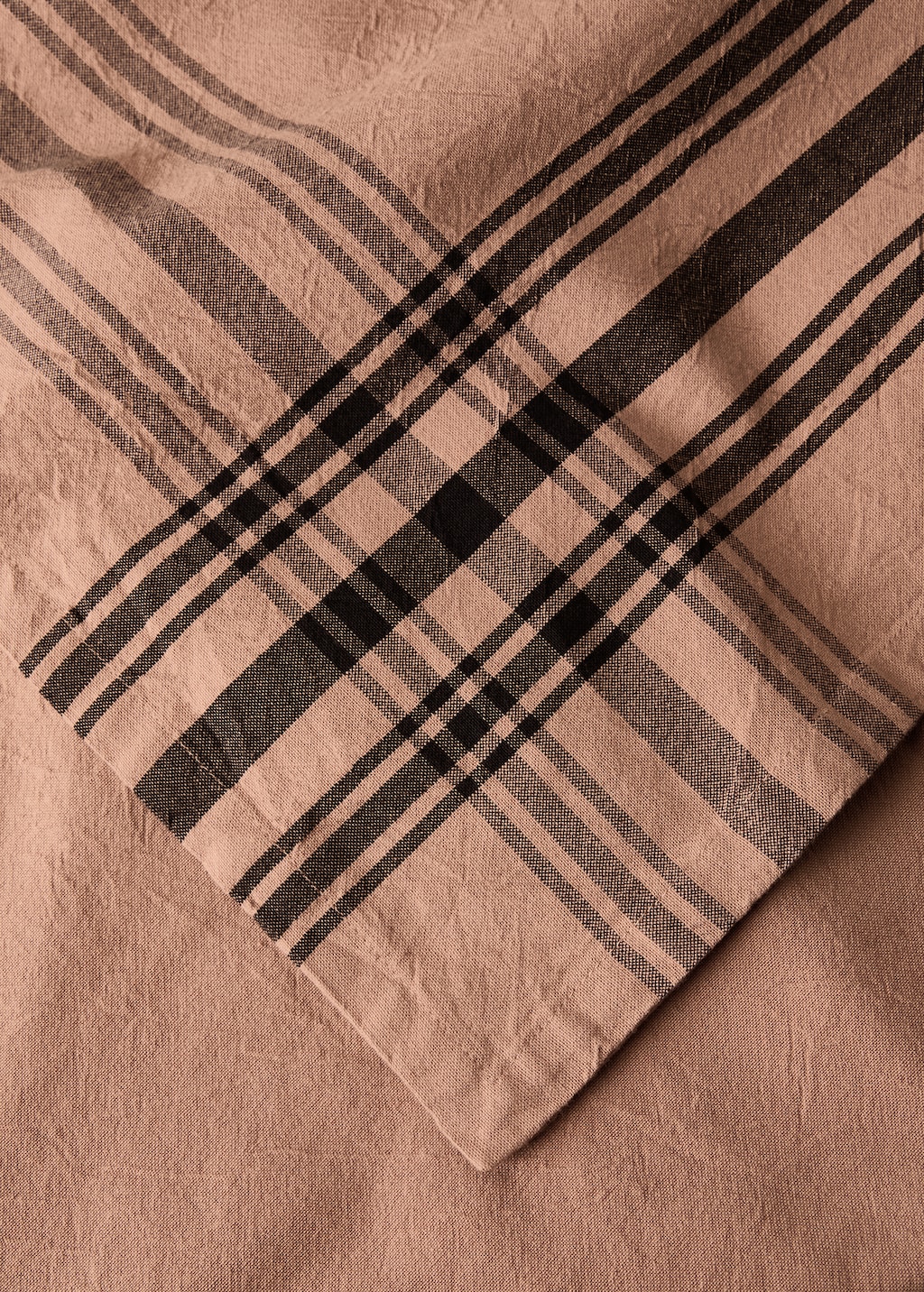 Cotton striped tablecloth for 6 to 8 diners